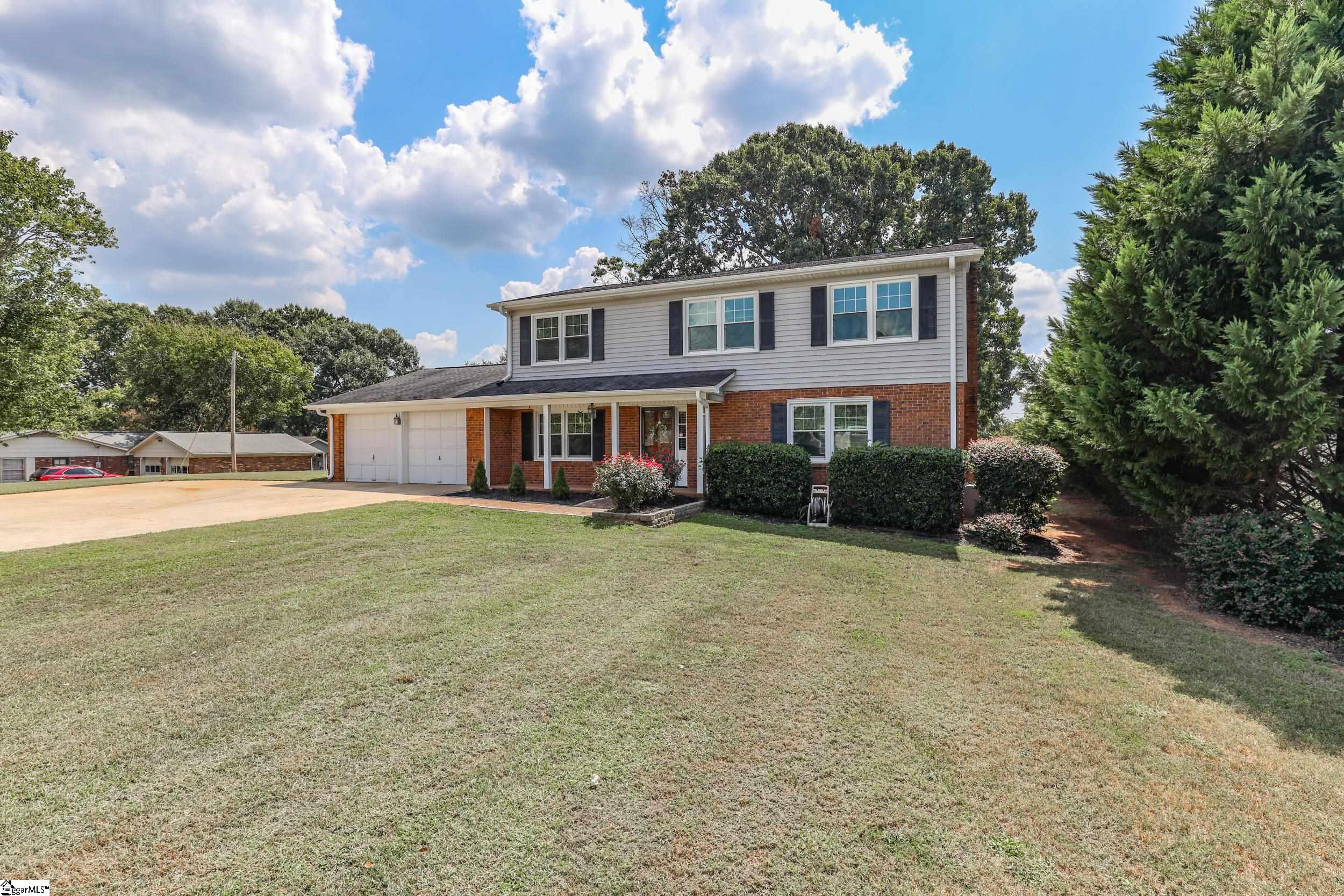 104 Forest Park Drive Property Photo 3