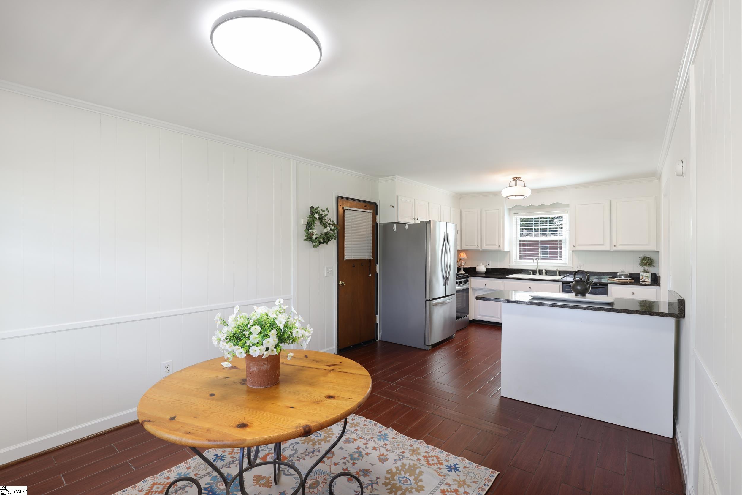 104 Forest Park Drive Property Photo 11
