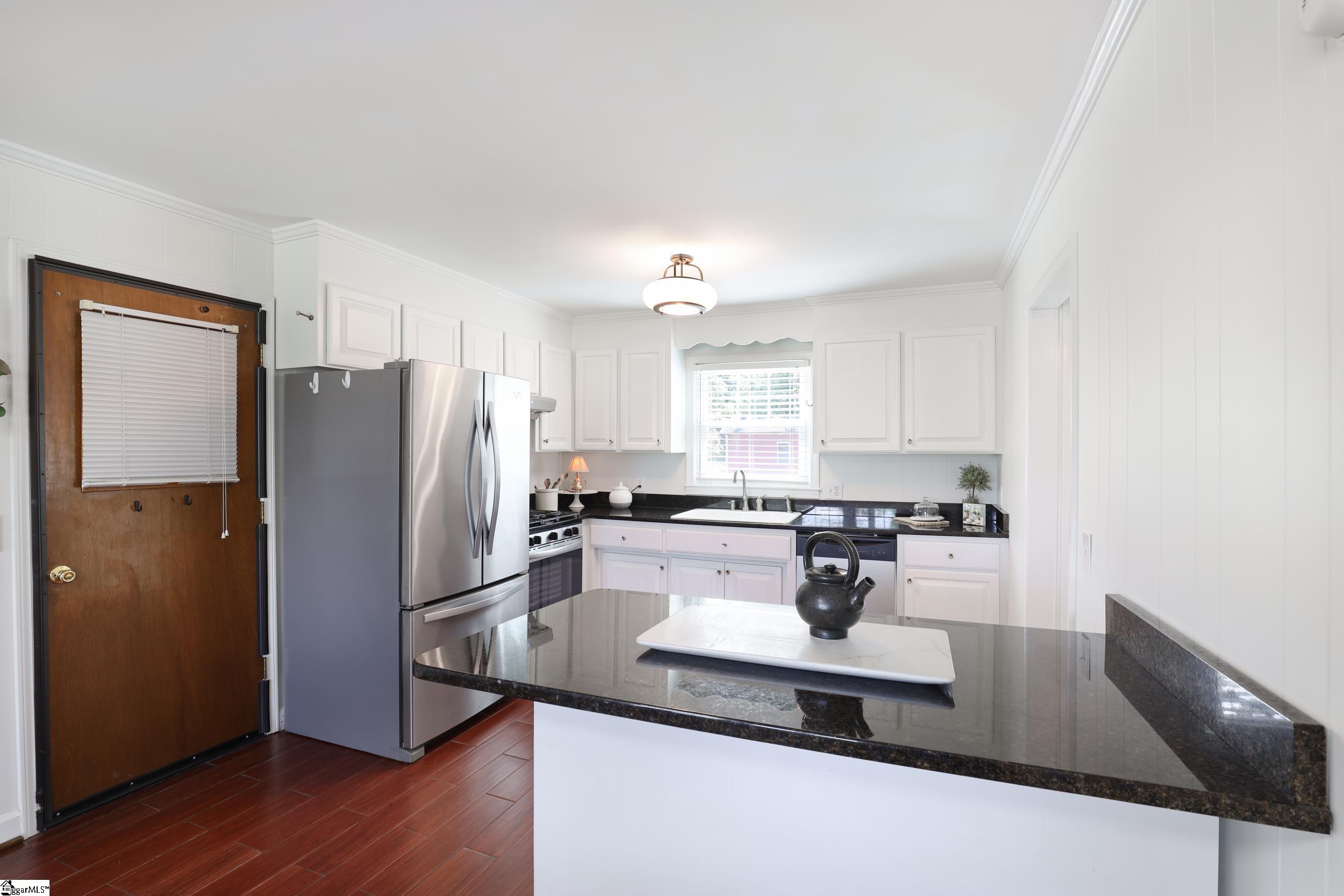 104 Forest Park Drive Property Photo 12