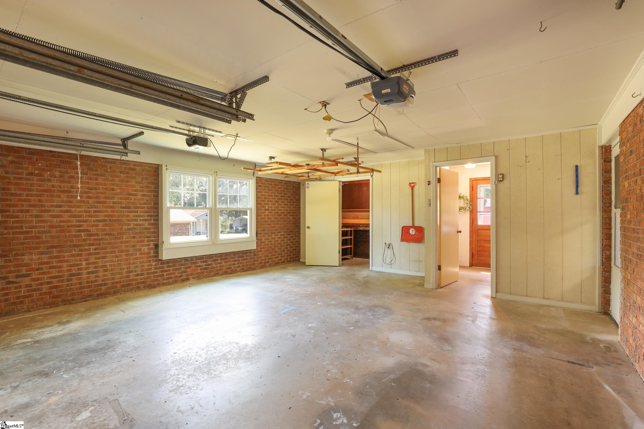 104 Forest Park Drive Property Photo 36