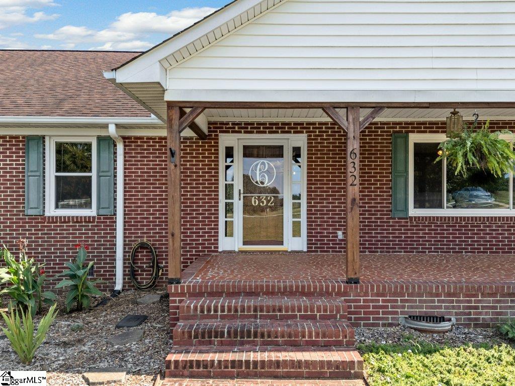 632 Circle Drive Property Photo 7