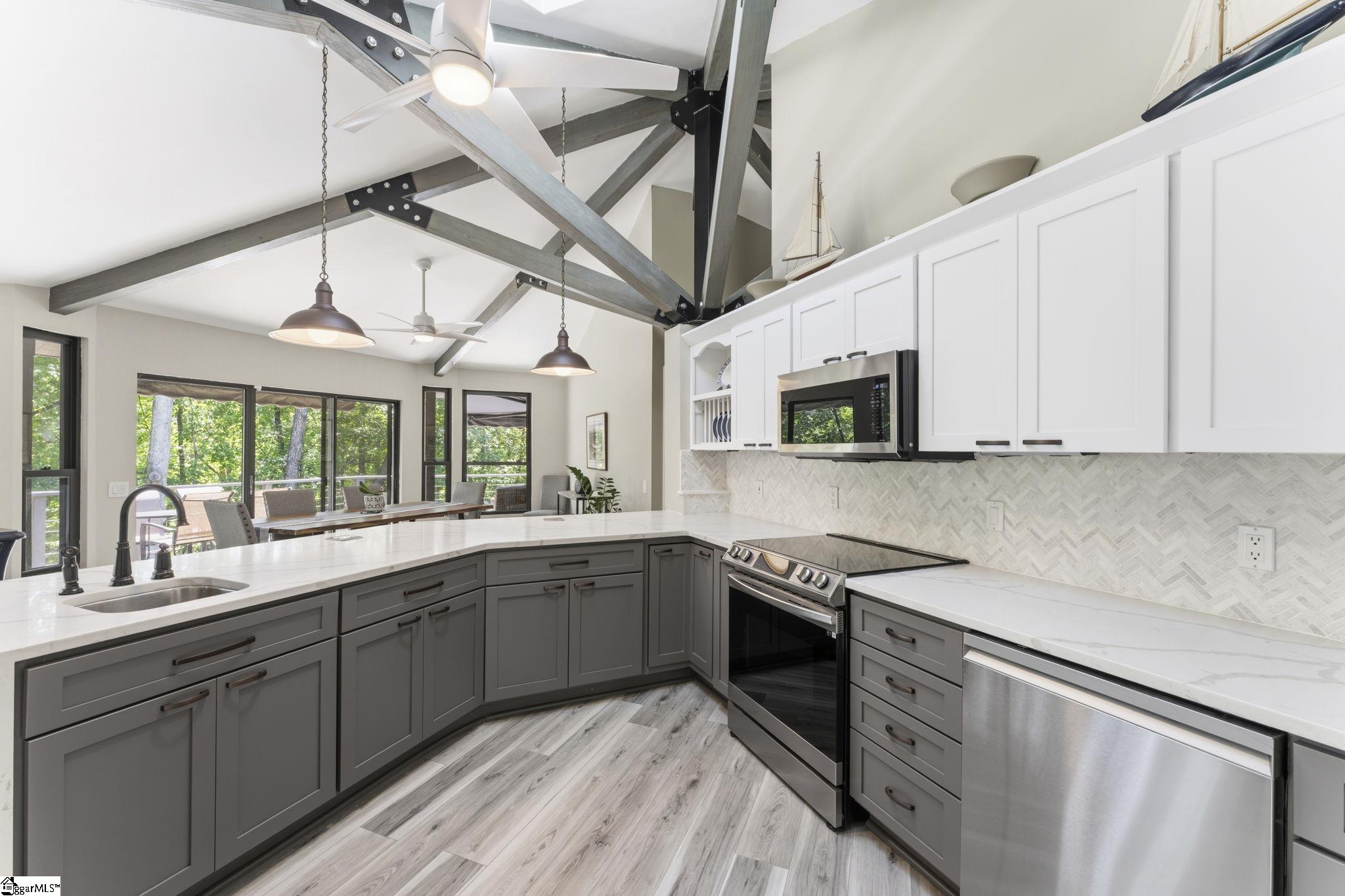 305 Raven Cliff Road Property Photo 13
