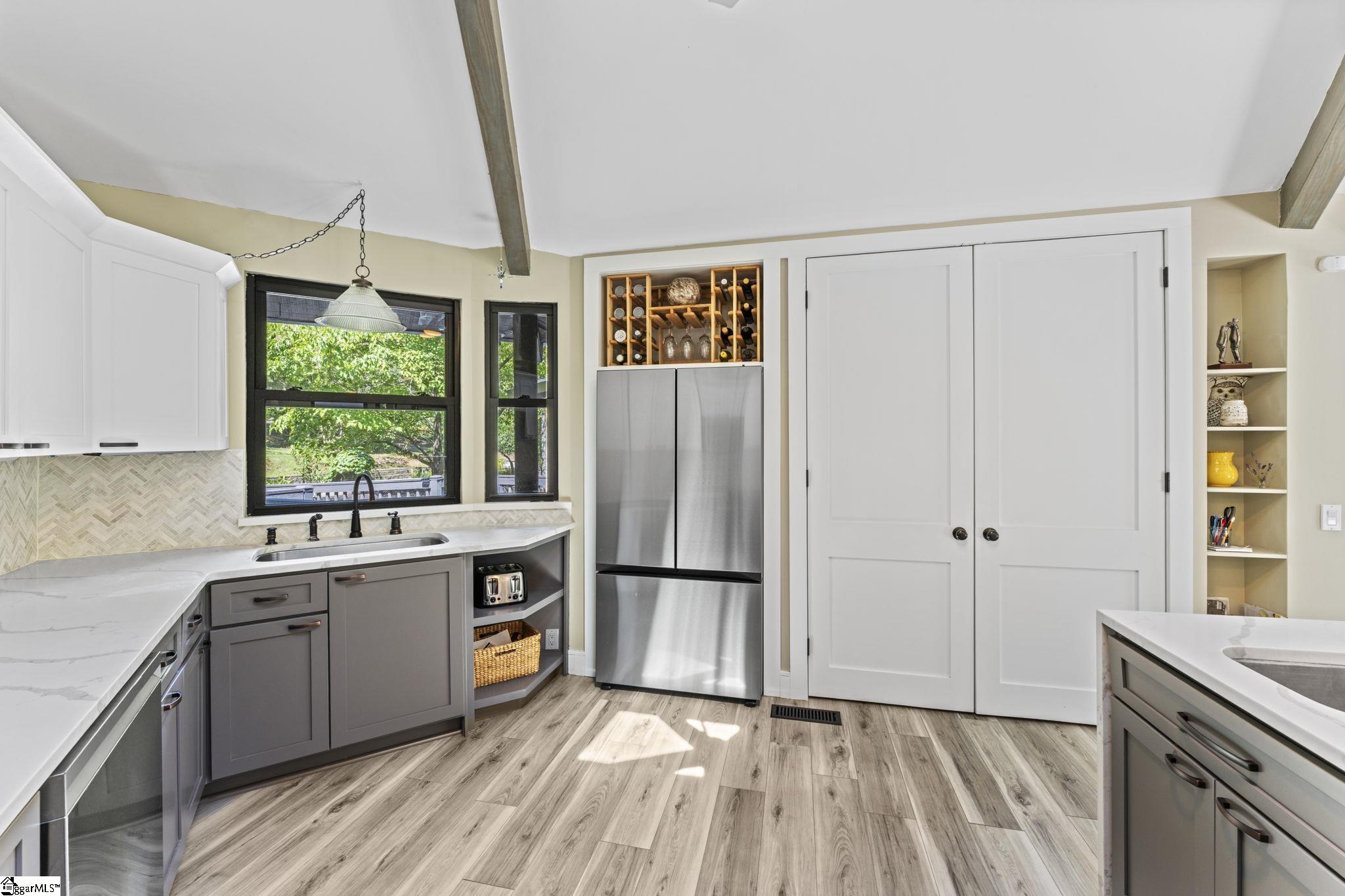 305 Raven Cliff Road Property Photo 14
