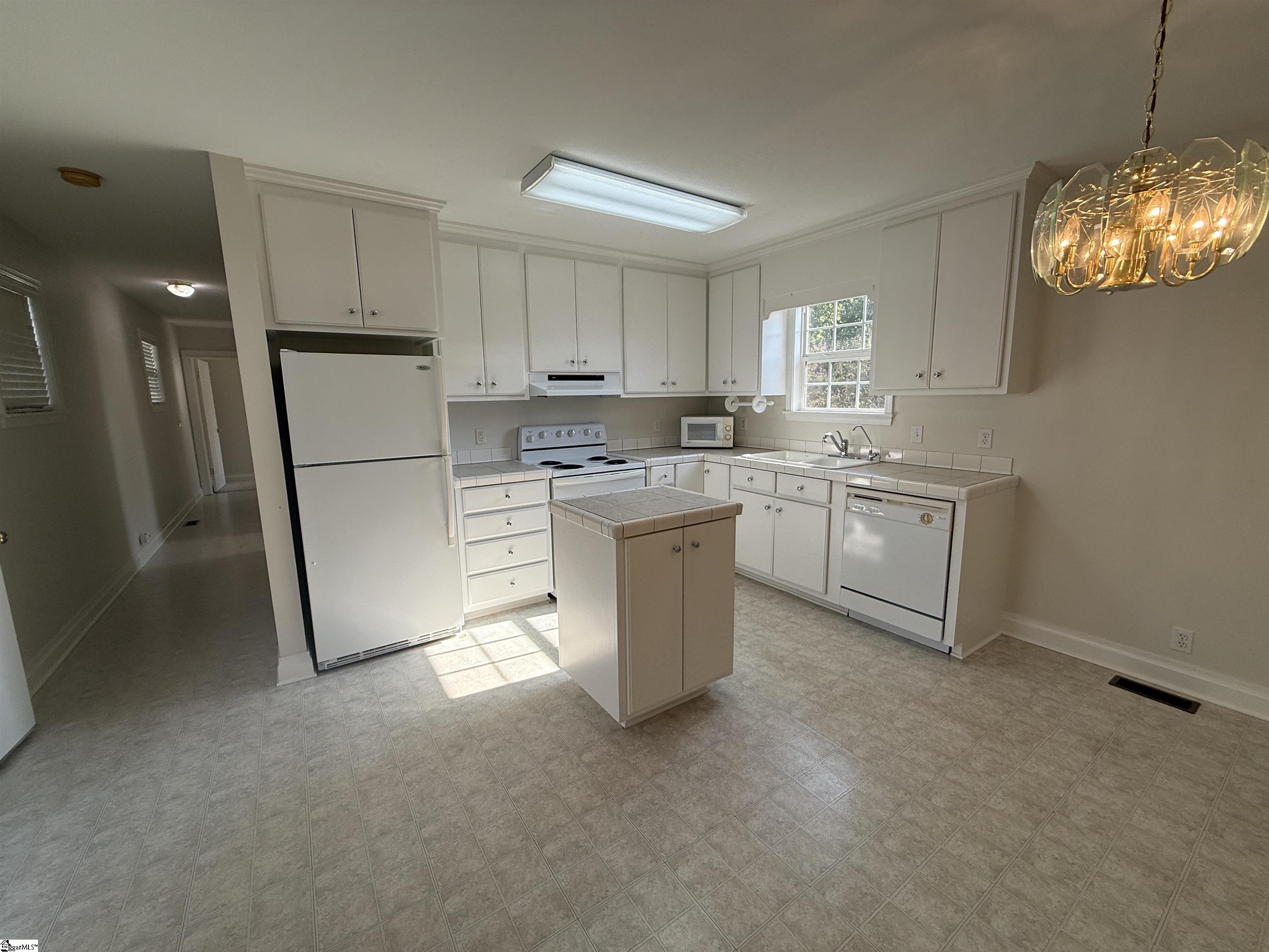 214 Jones Street Property Photo 6