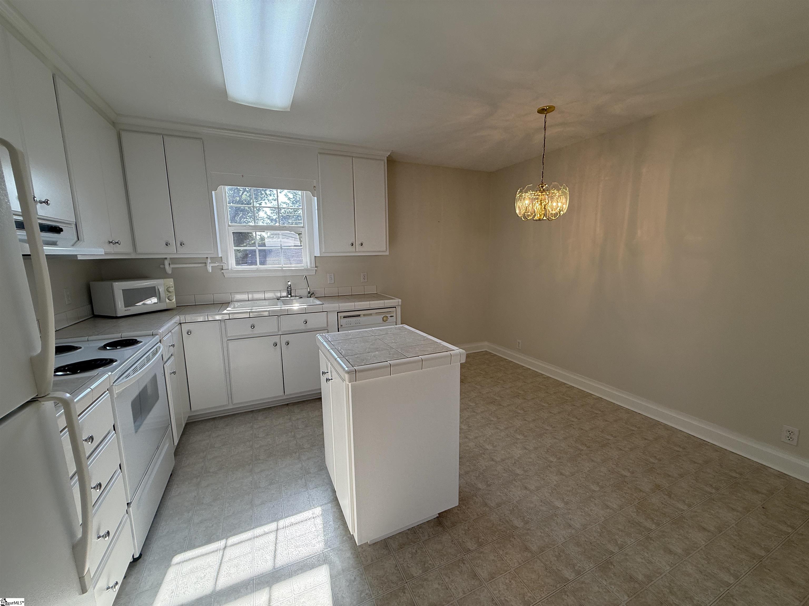 214 Jones Street Property Photo 8