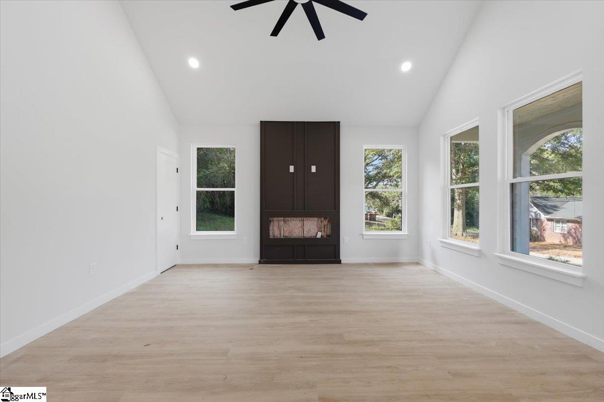 579 Bee Street Property Photo 13
