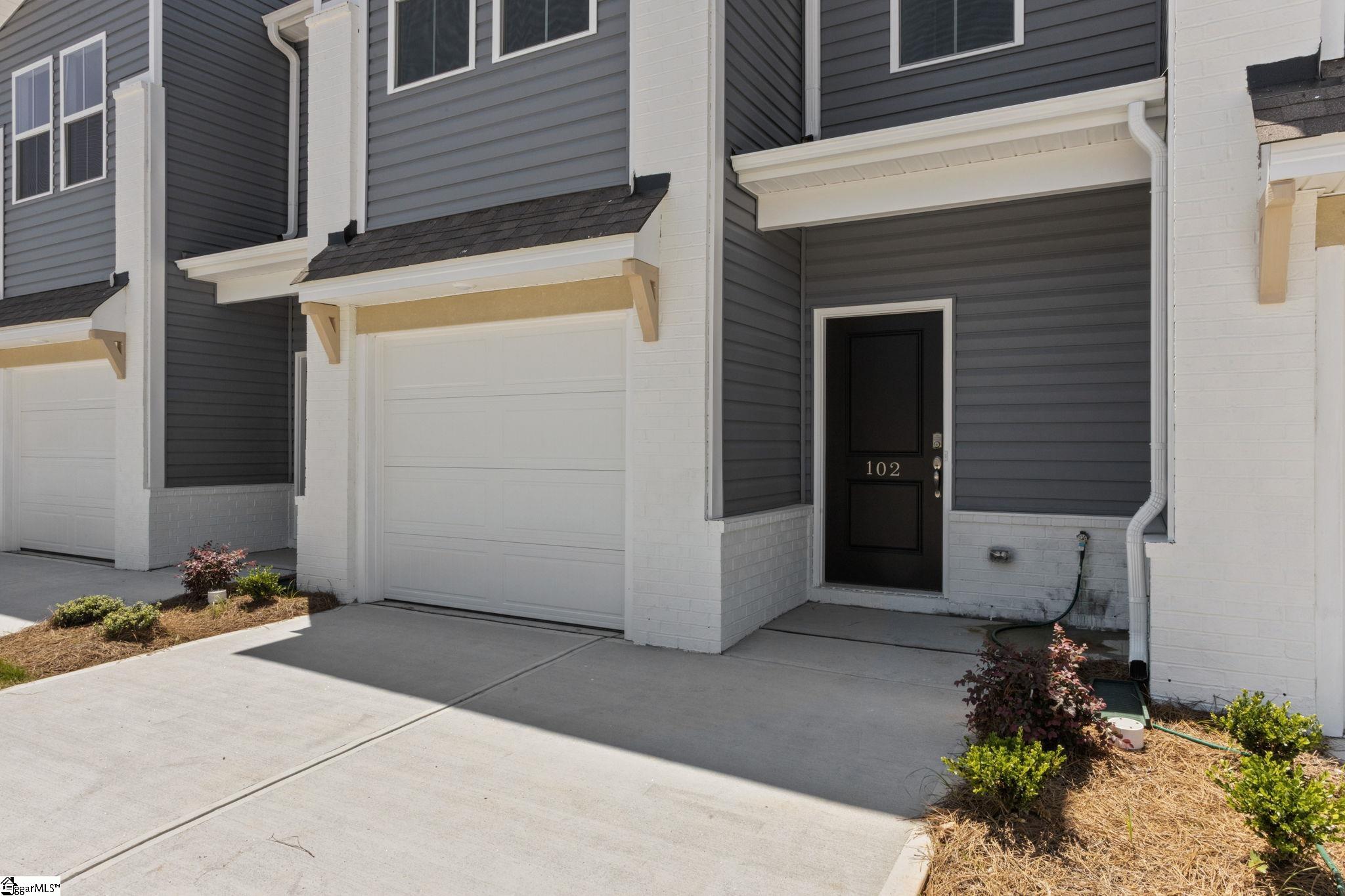 102 Derwent Trail Property Photo 3