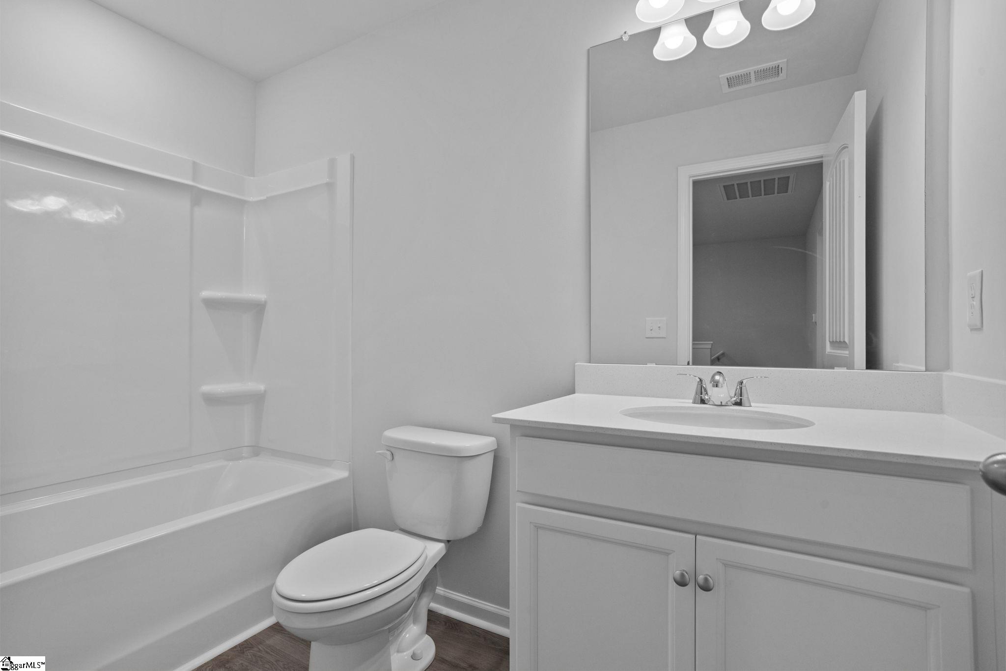 102 Derwent Trail Property Photo 9