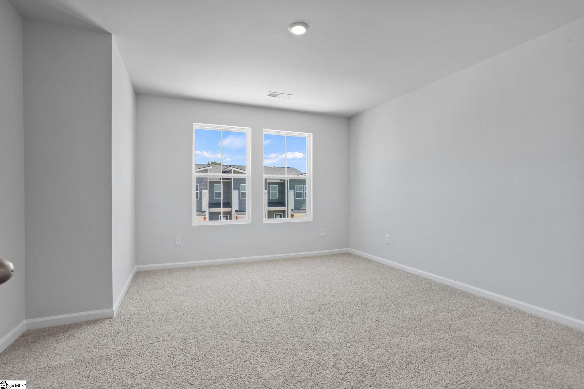 102 Derwent Trail Property Photo 11