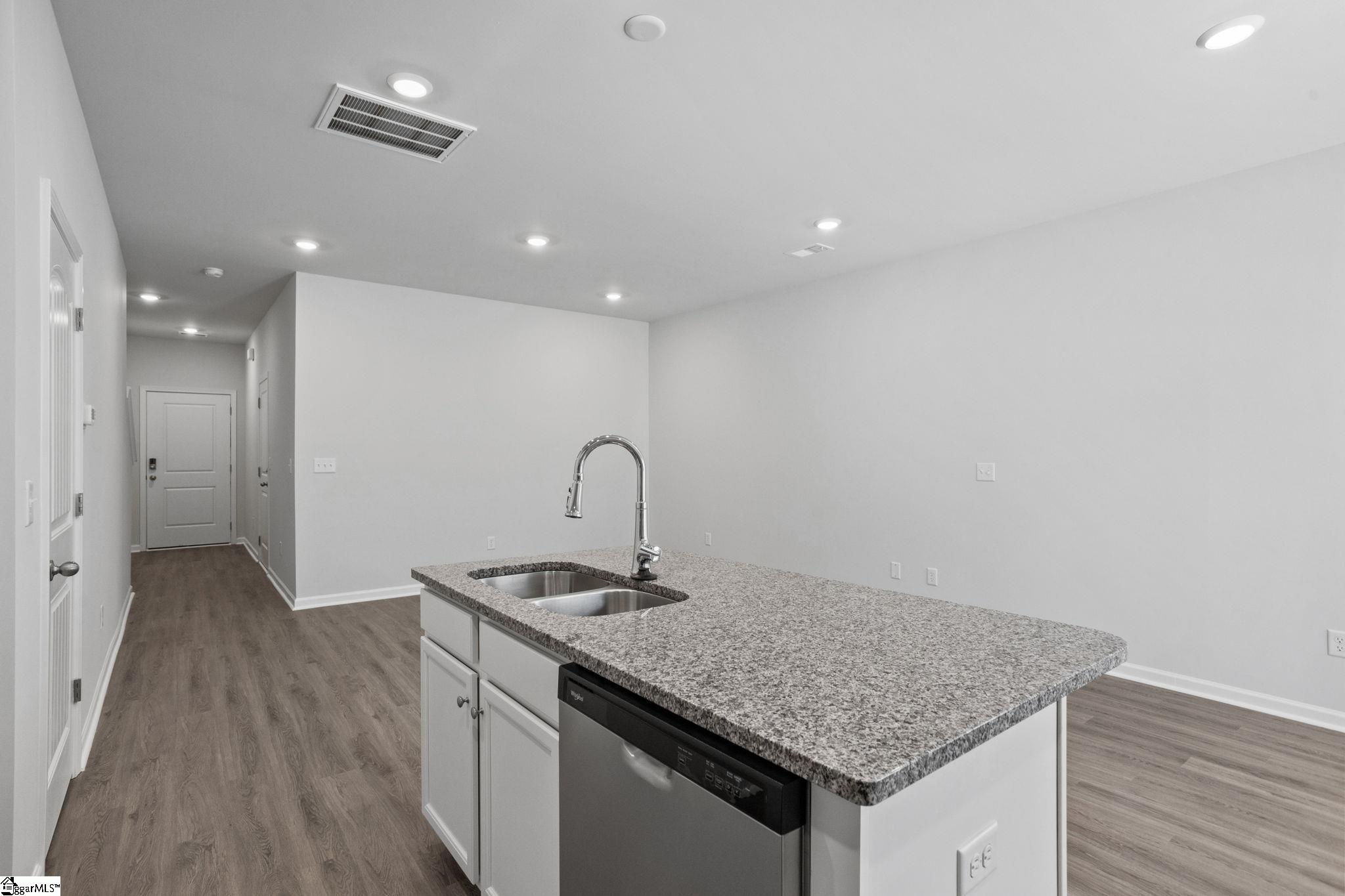 102 Derwent Trail Property Photo 25