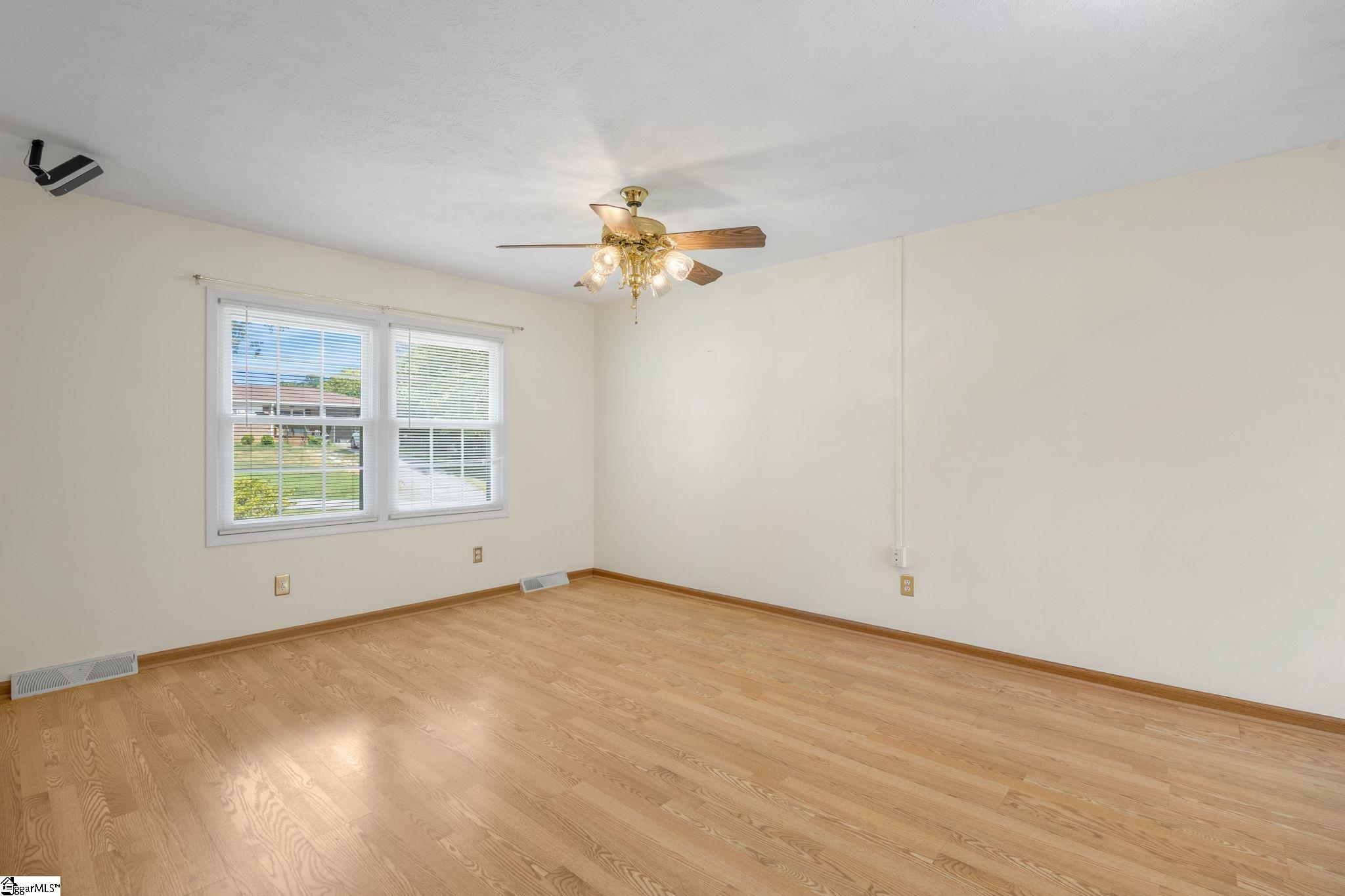 110 Earl Street Property Photo 8
