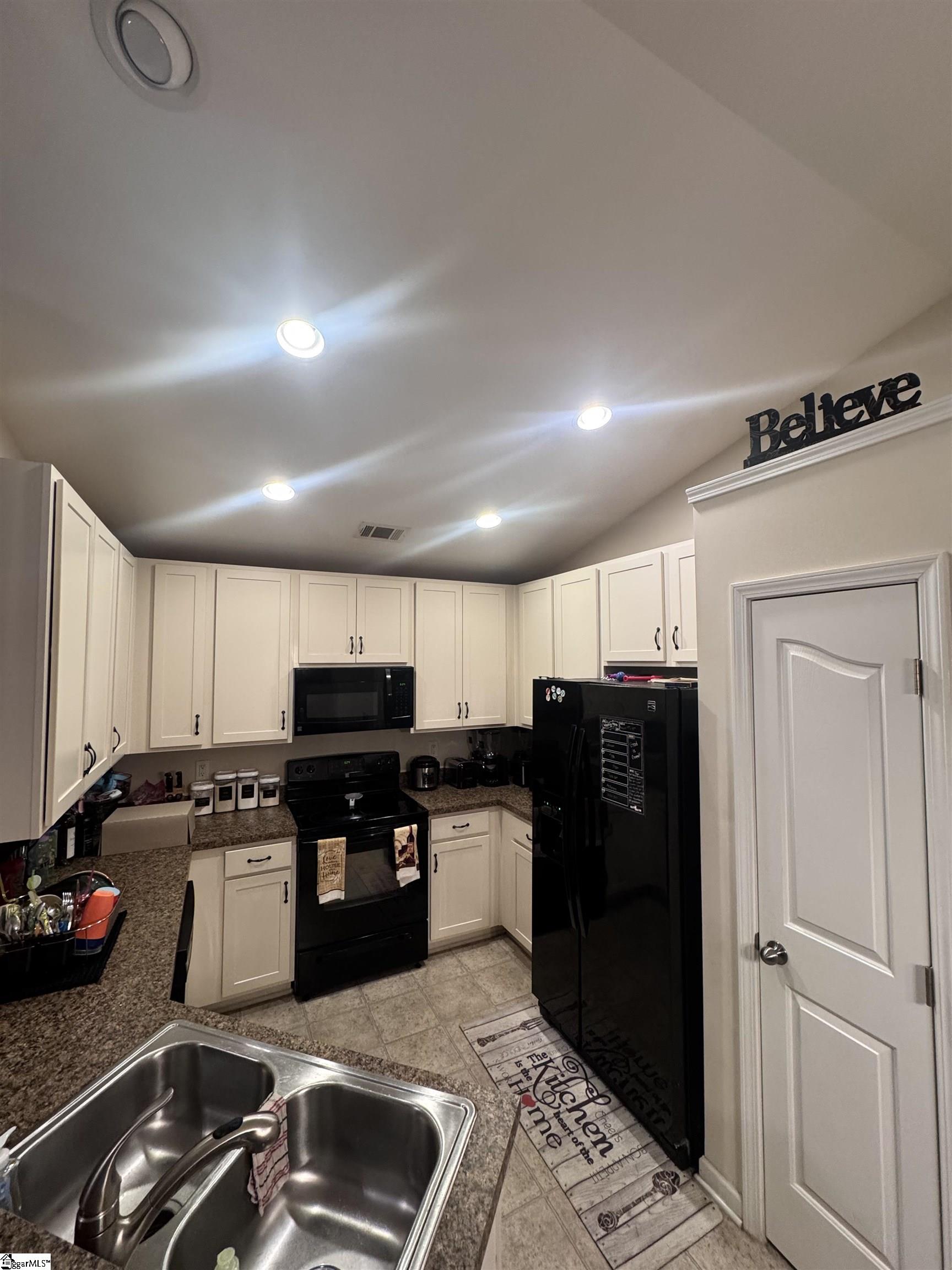 231 Garfield Lane Property Photo 6