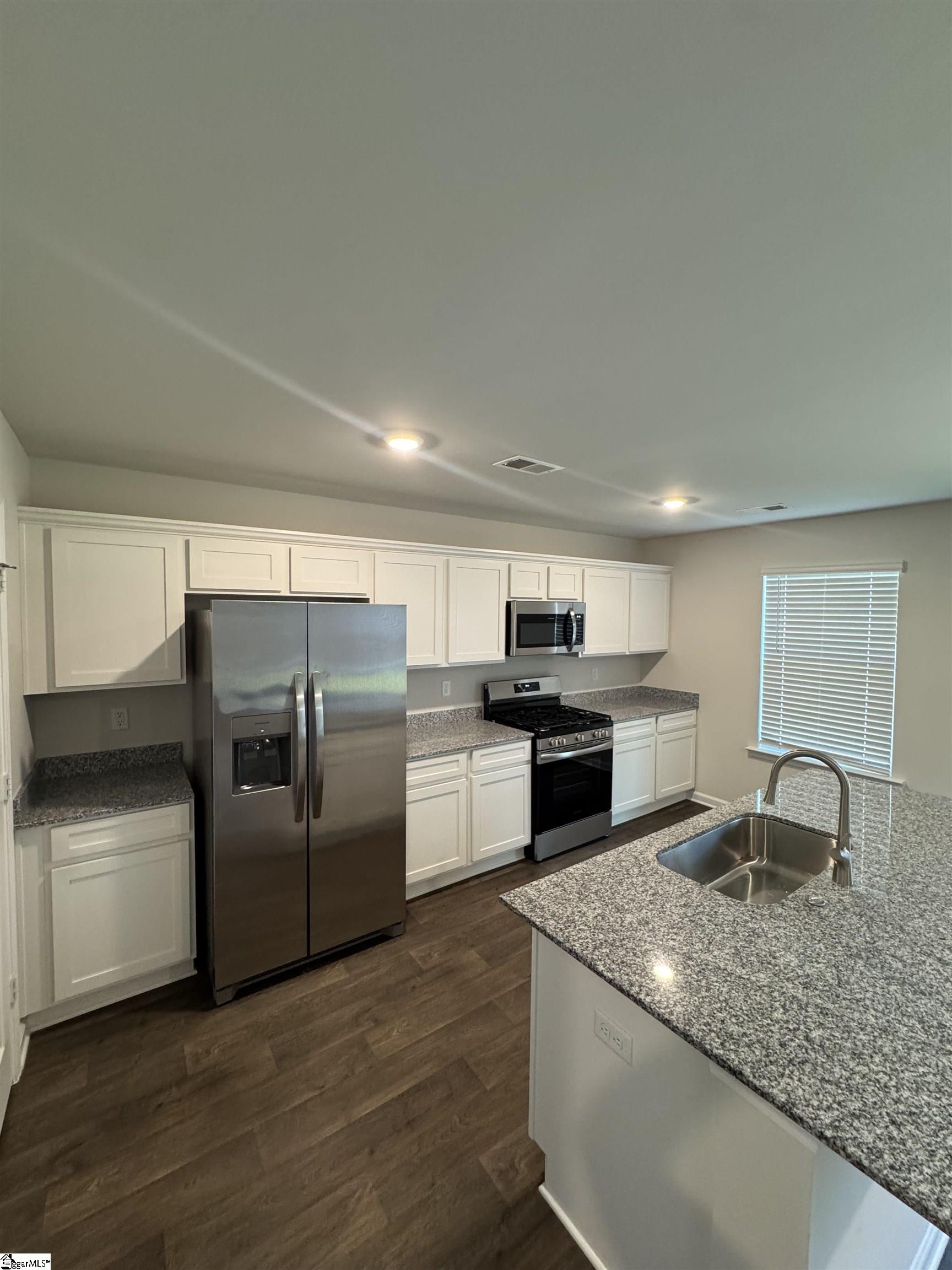 202 Hidden Hills Lane Property Photo 4