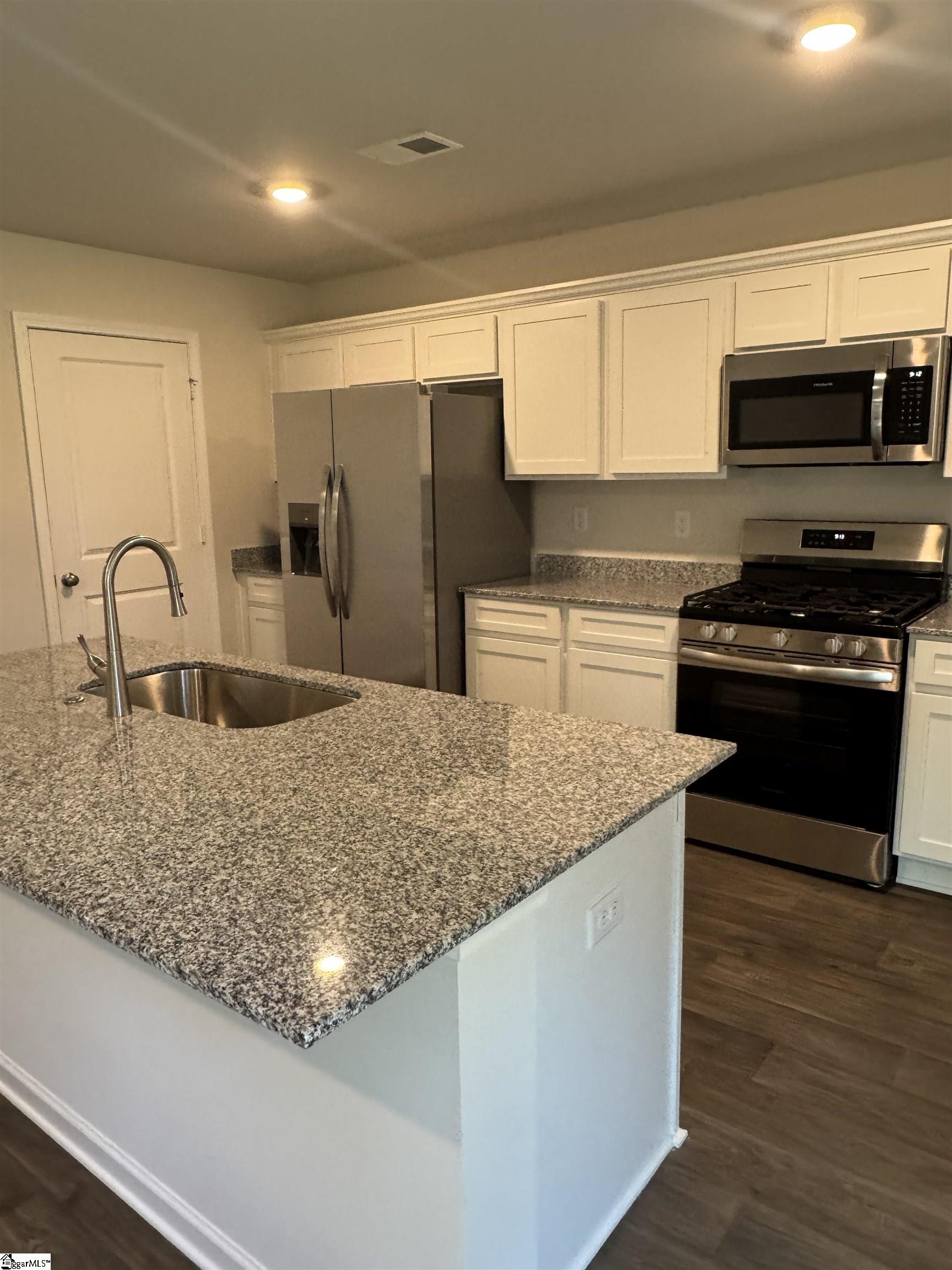 202 Hidden Hills Lane Property Photo 8