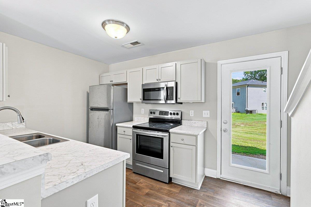 121 Rubin Avenue Property Photo 9