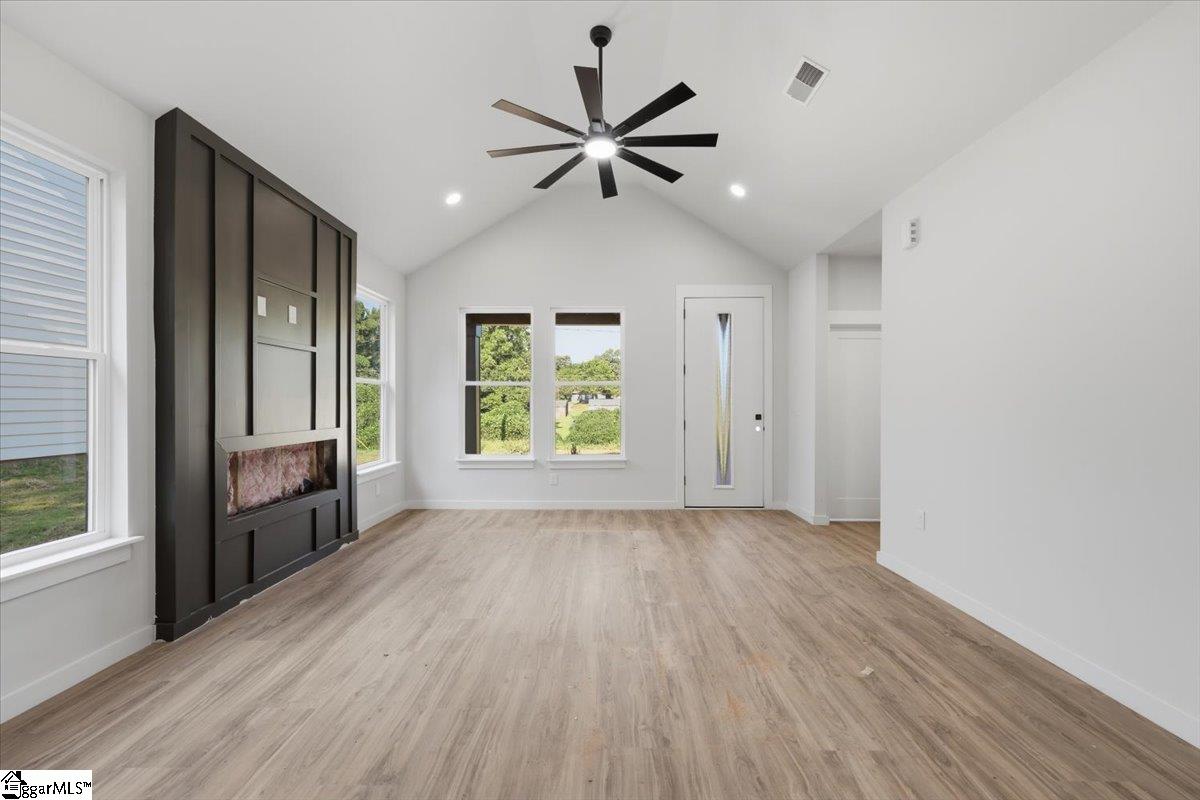 583 Bee Street Property Photo 10