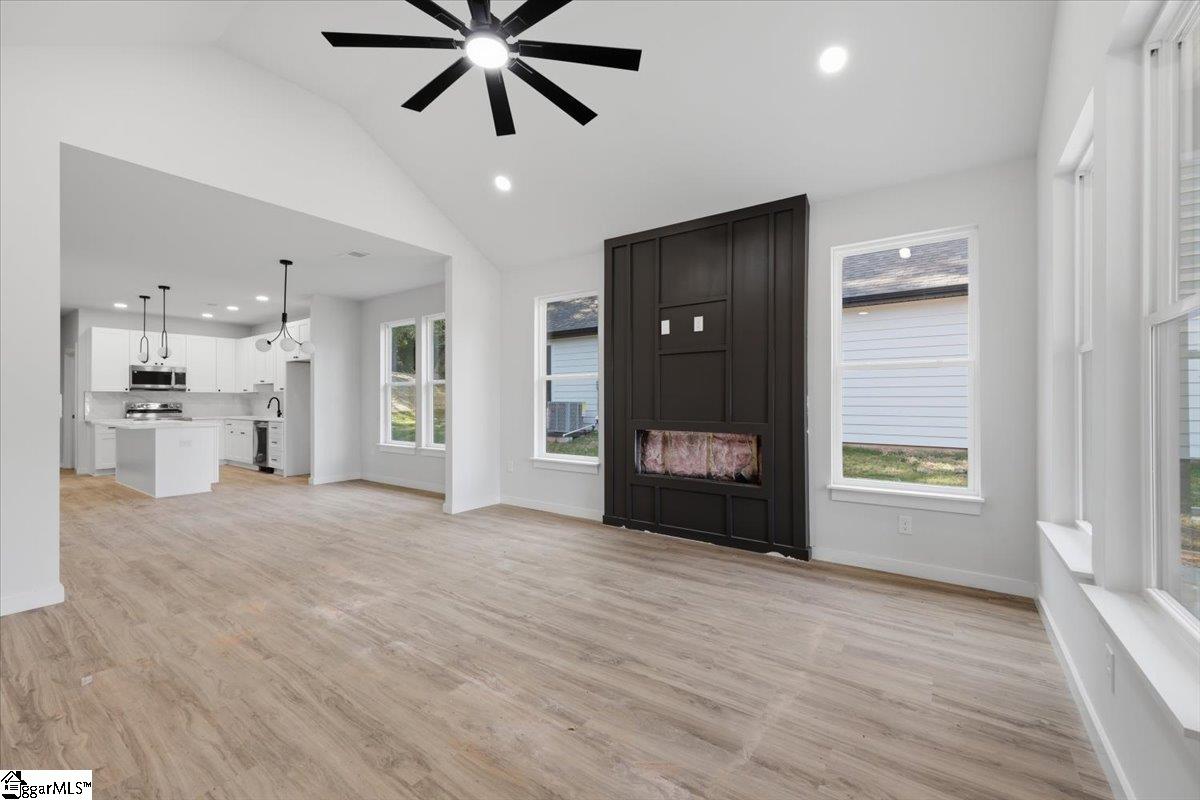 583 Bee Street Property Photo 11