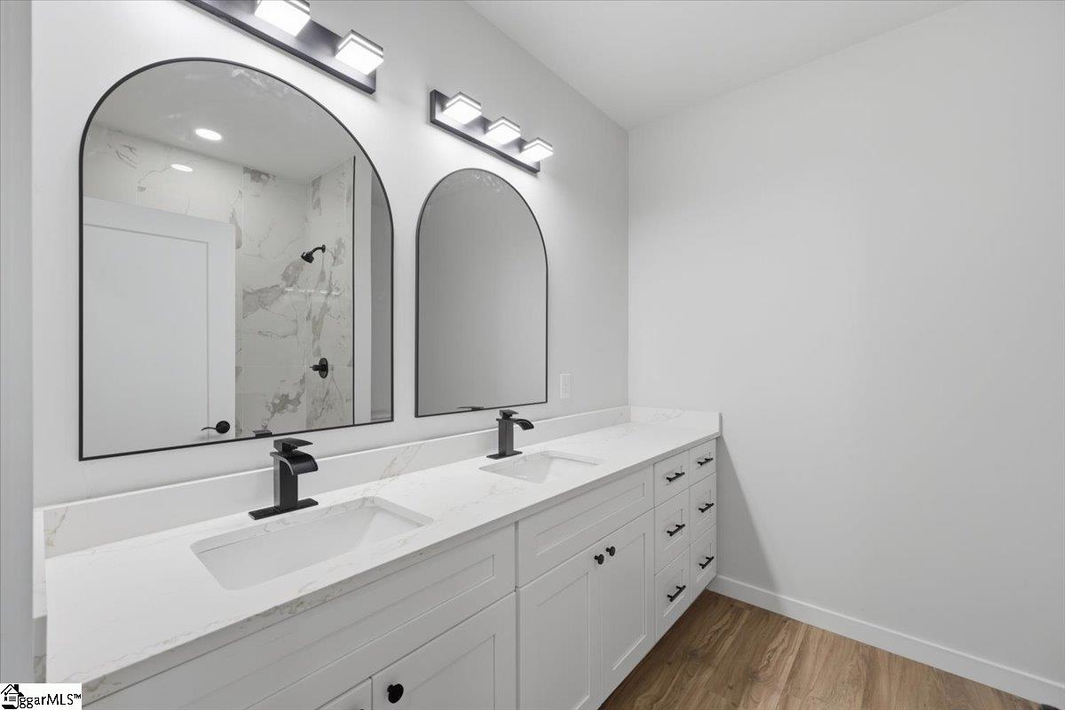 583 Bee Street Property Photo 14