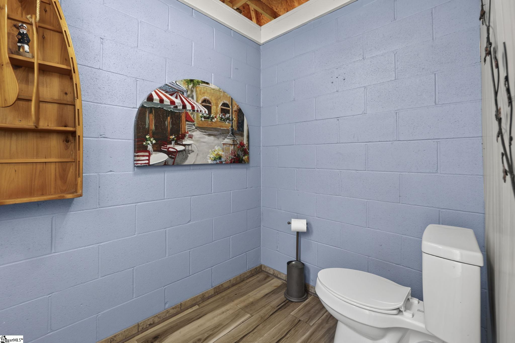 227 Woodlake Drive Property Photo 39