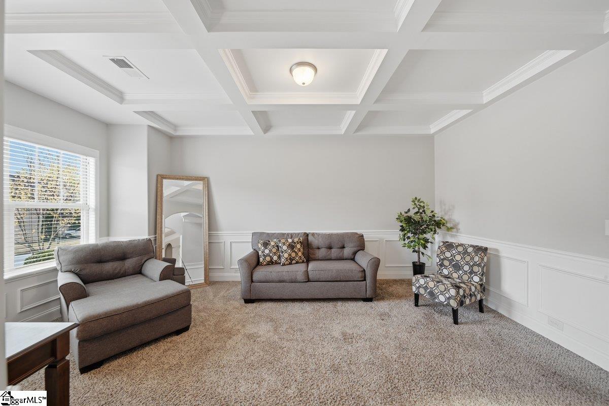 536 W Saddletree Drive Property Photo 4