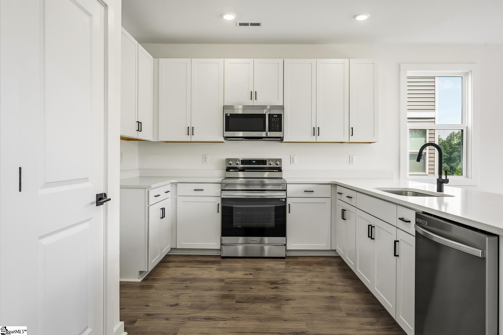 1306 Westgate Village Drive Property Photo 4