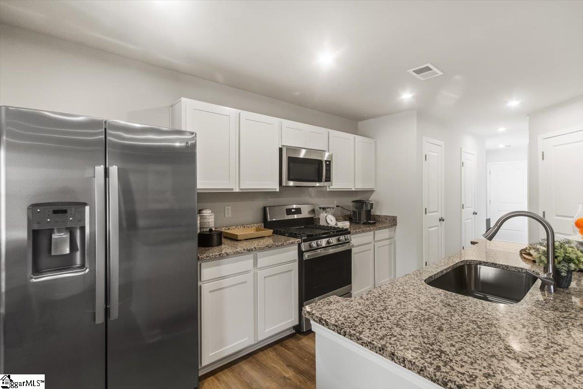 1420 Chesapeake Lane Property Photo 3