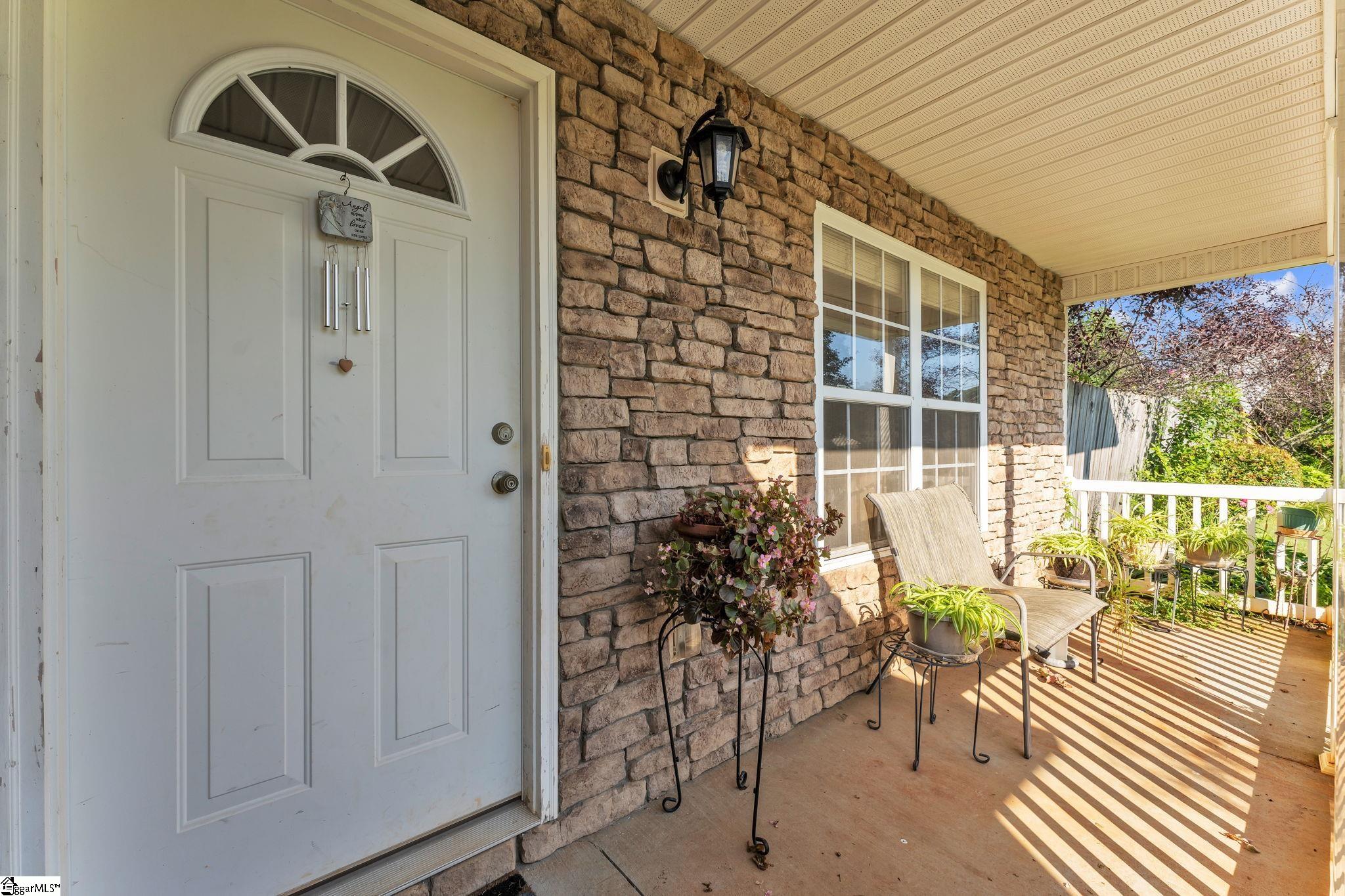 335 Heatherbrook Drive Property Photo 4