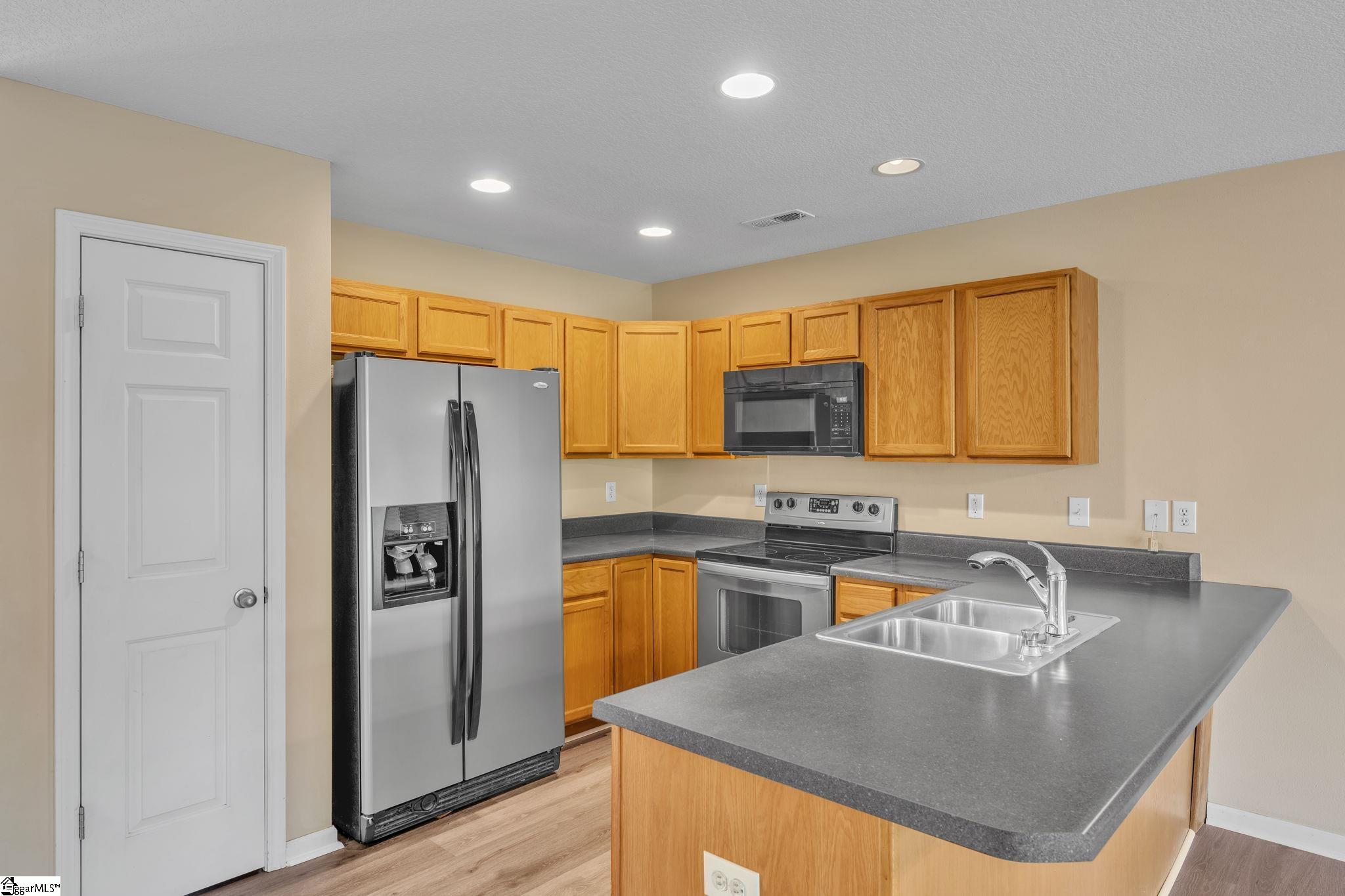 335 Heatherbrook Drive Property Photo 11