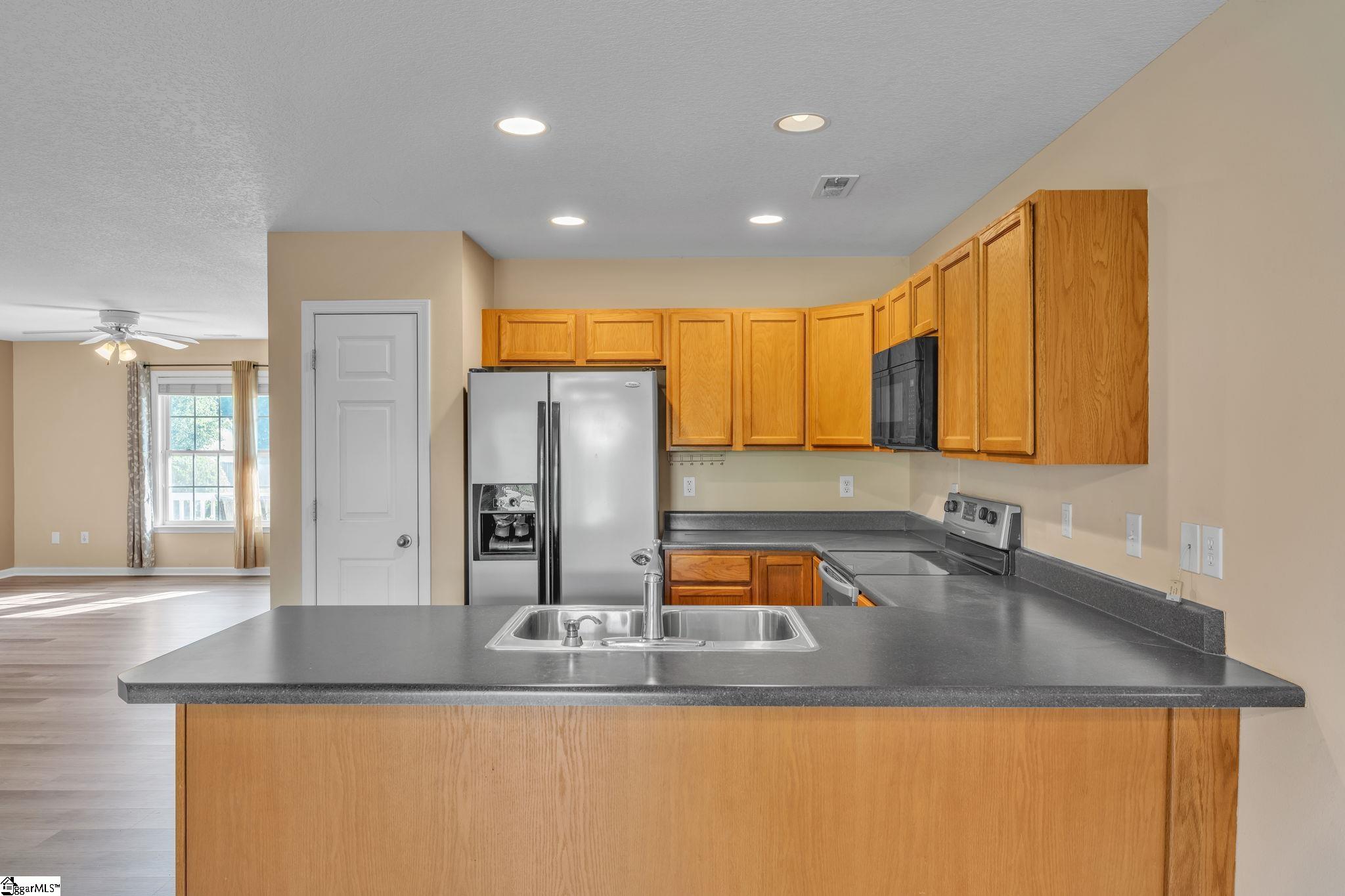 335 Heatherbrook Drive Property Photo 12