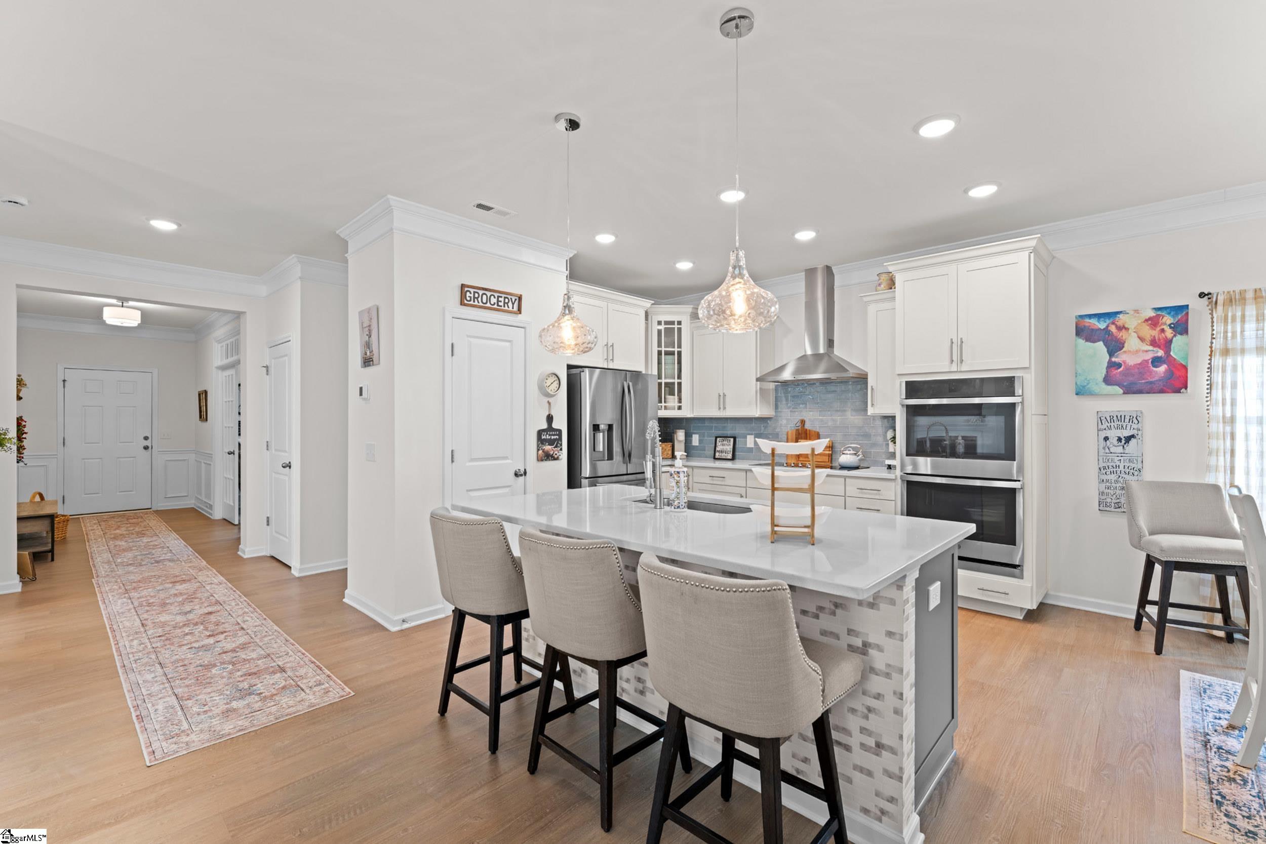 649 Columbus Circle Property Photo 8