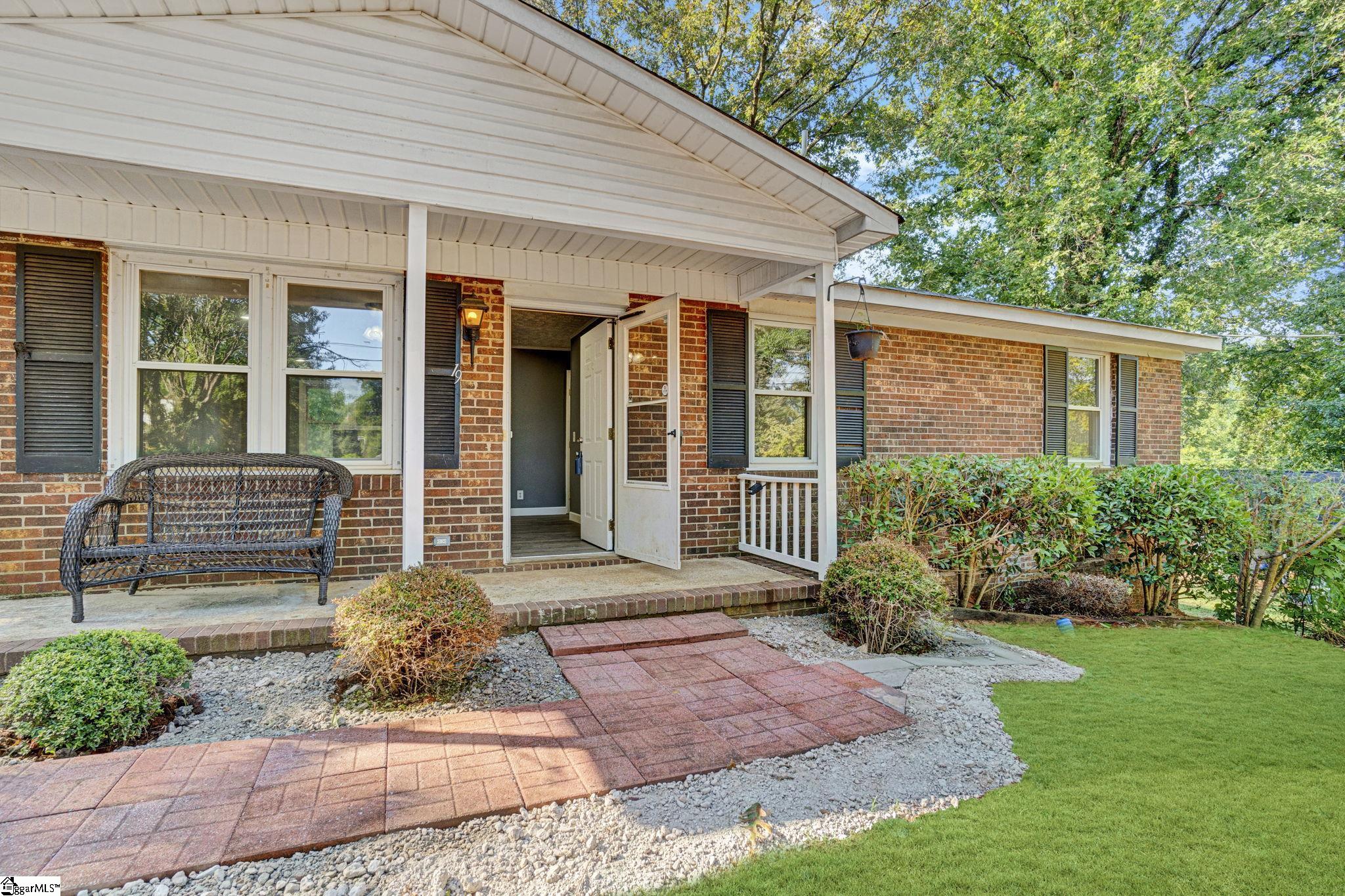 19 Stevenson Lane Property Photo 2