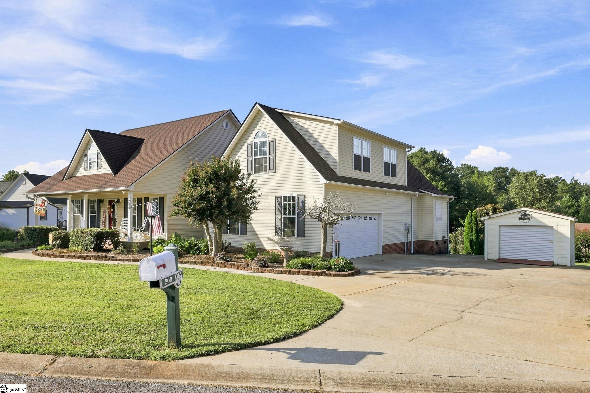 209 Roundstone Drive Property Photo 4