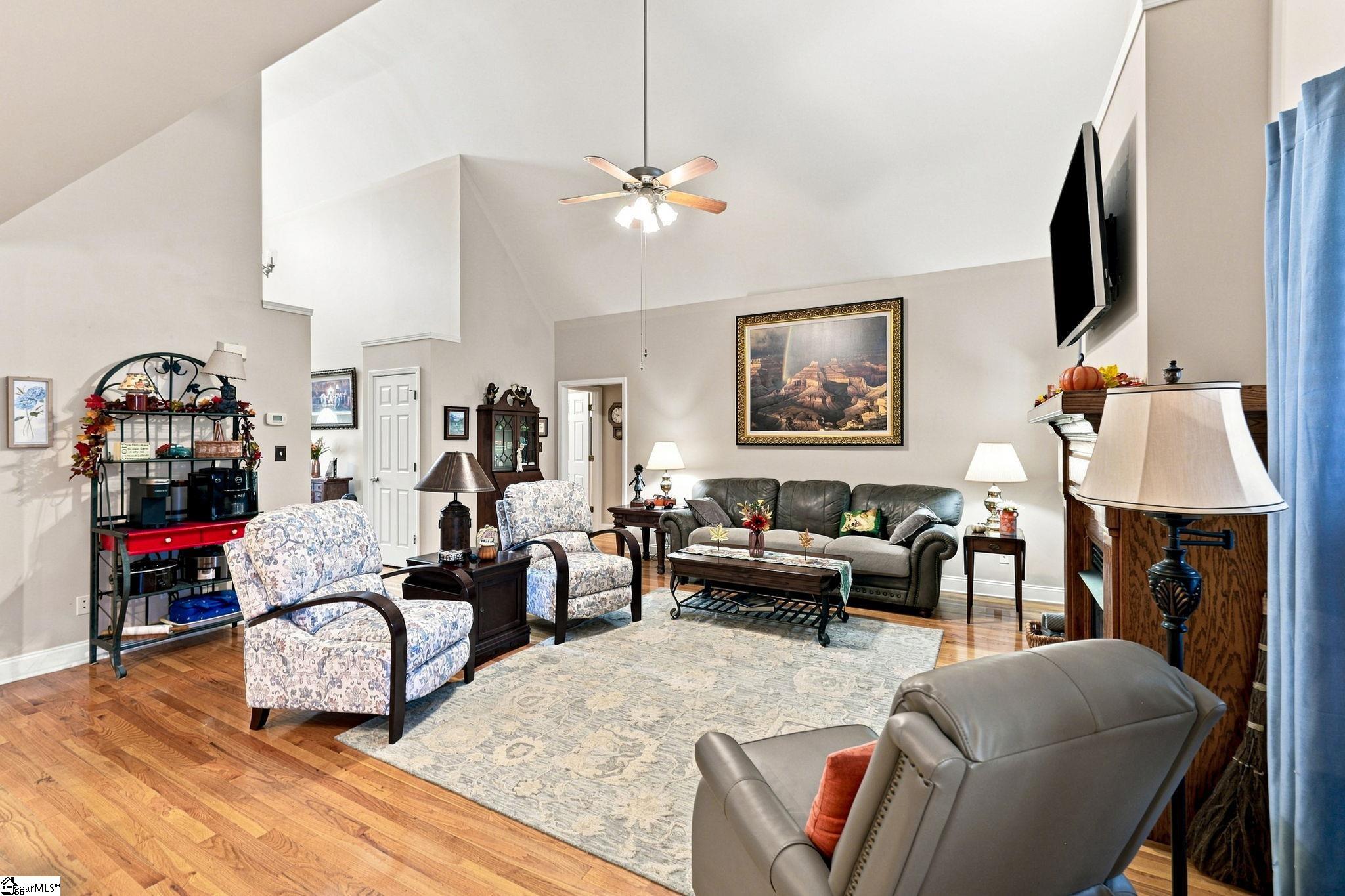 209 Roundstone Drive Property Photo 13