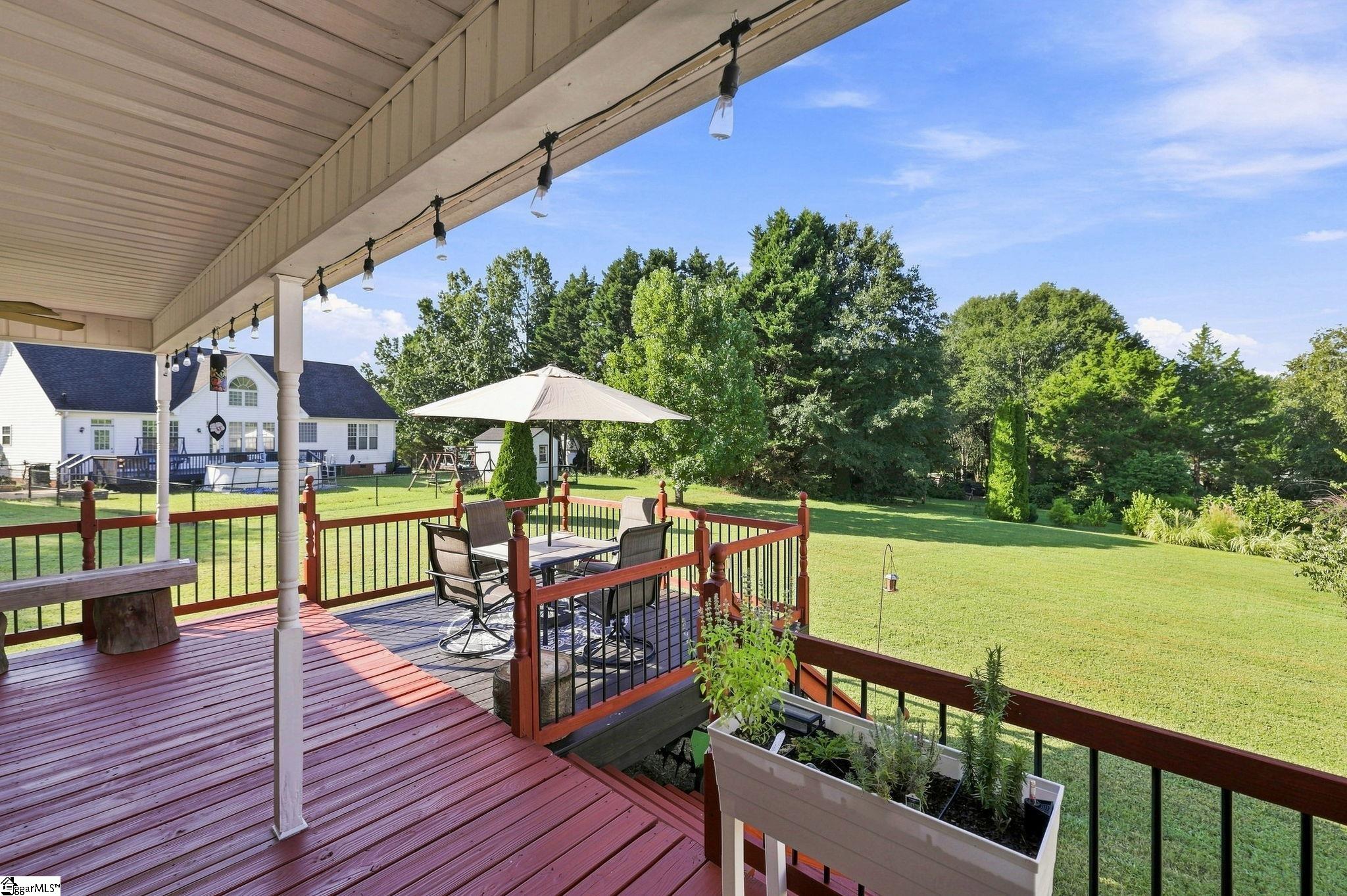 209 Roundstone Drive Property Photo 24