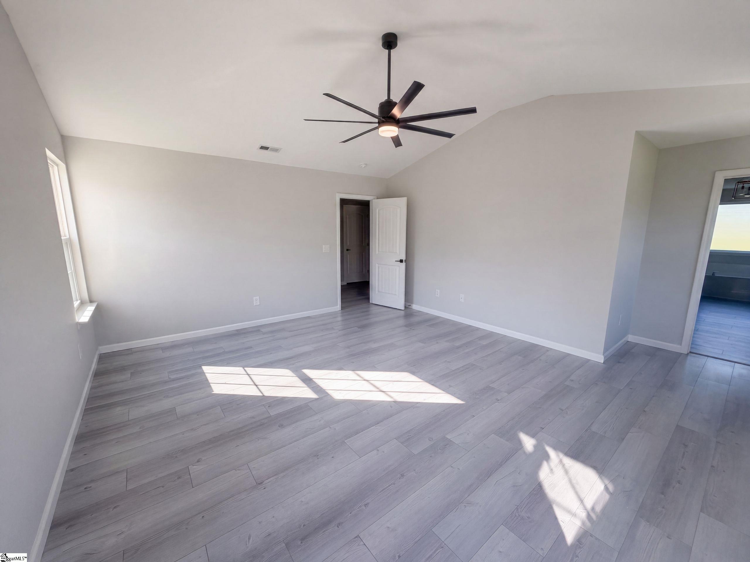 605 Tugaloo Road Property Photo 4