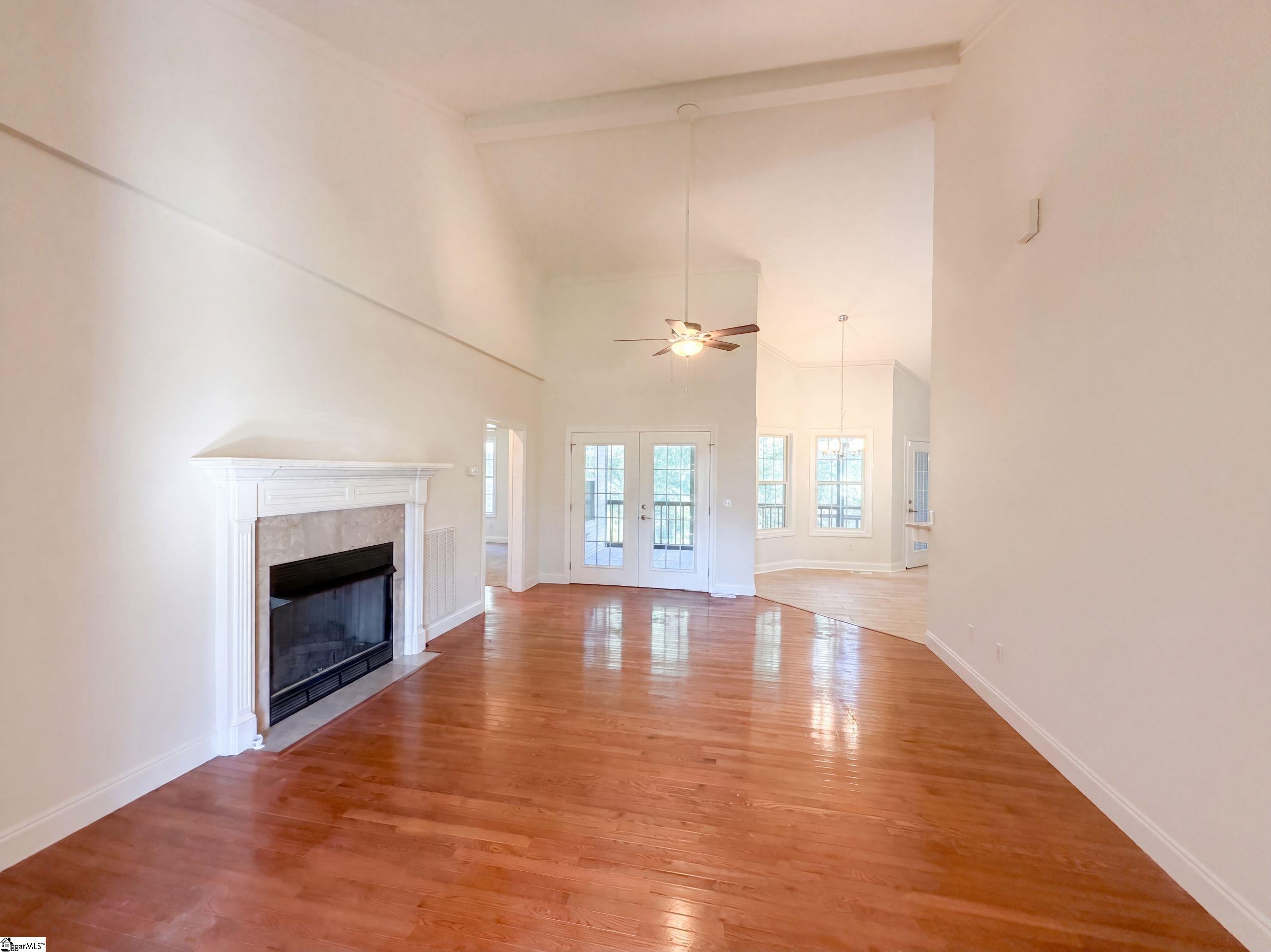 189 Victoria Drive Property Photo 3