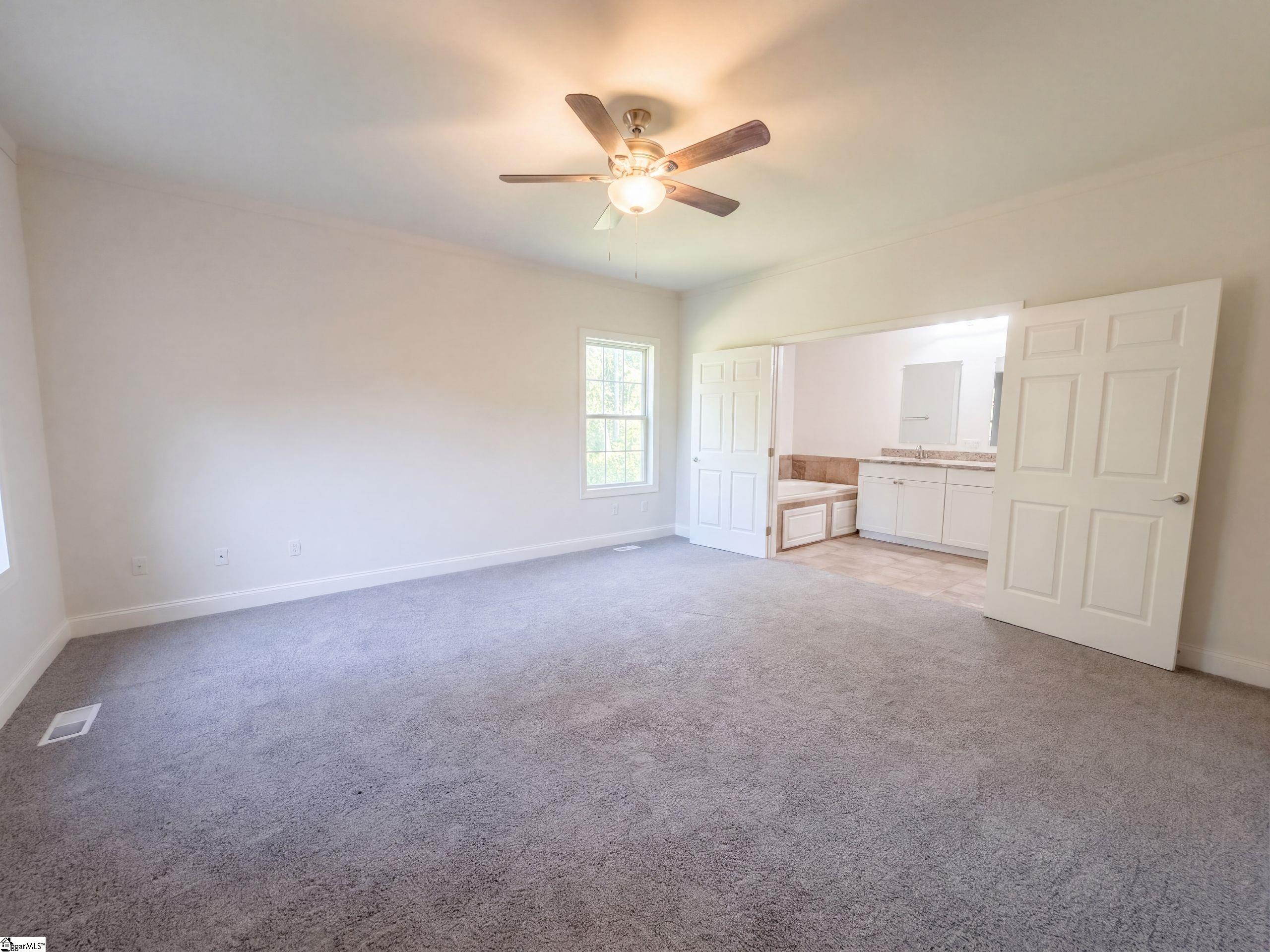189 Victoria Drive Property Photo 6