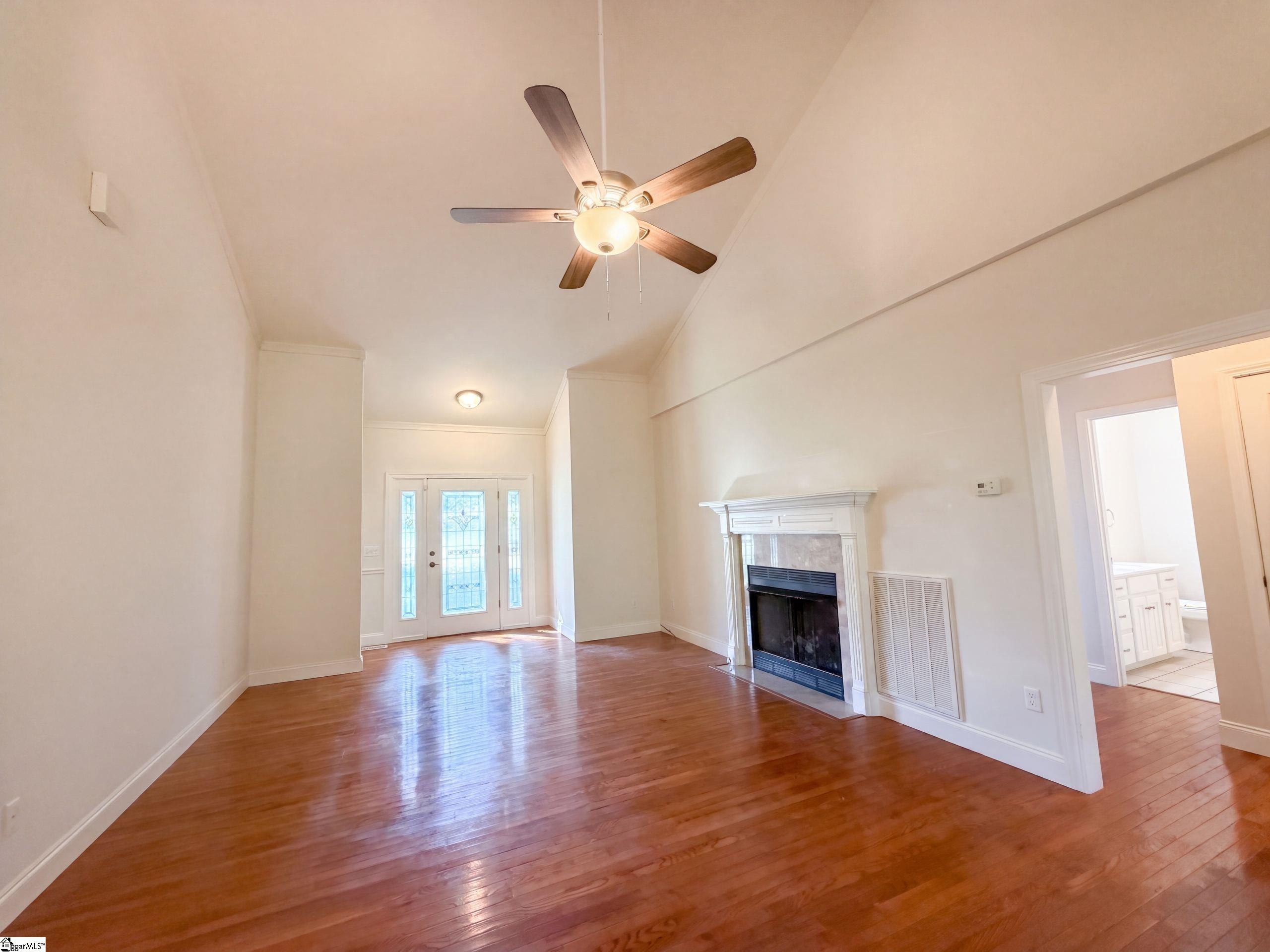 189 Victoria Drive Property Photo 10
