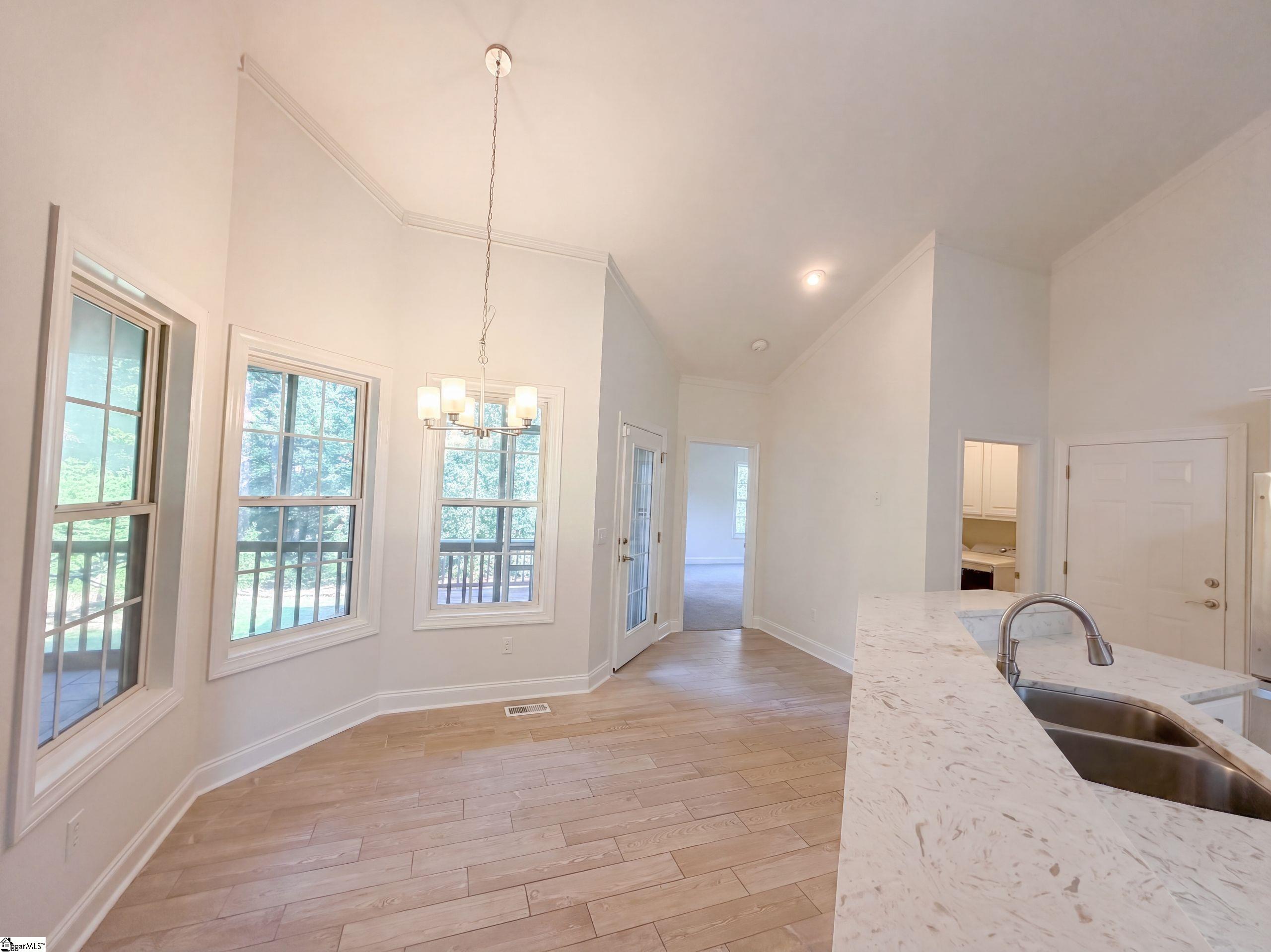 189 Victoria Drive Property Photo 11