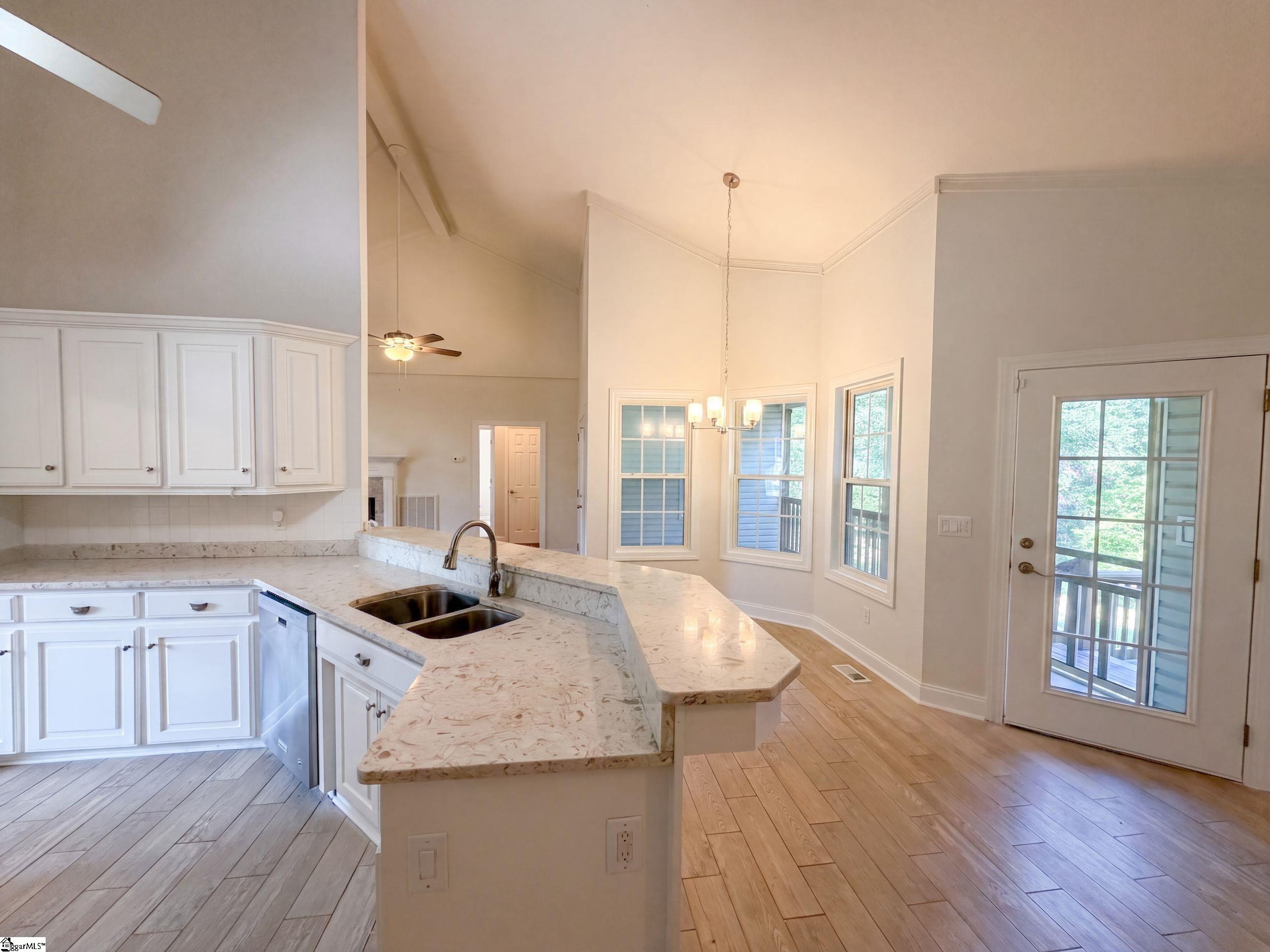 189 Victoria Drive Property Photo 13