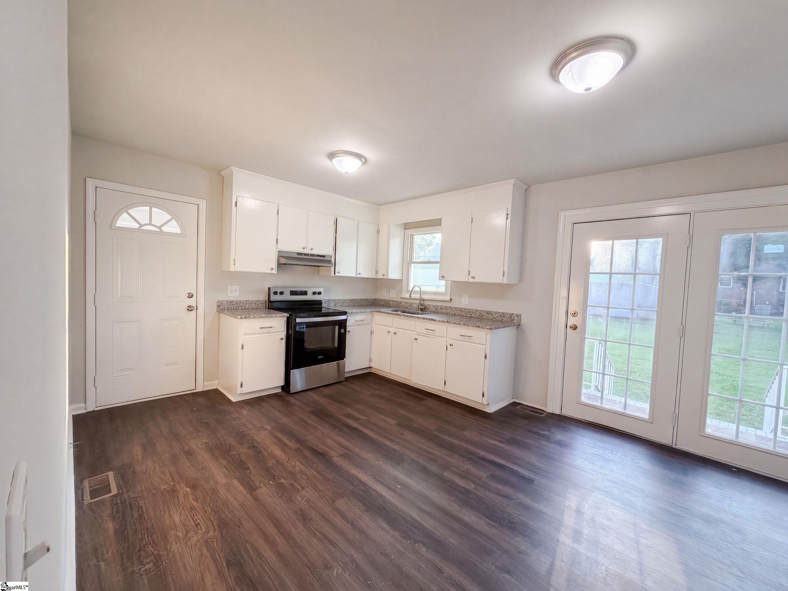 28 11th Street Property Photo 2