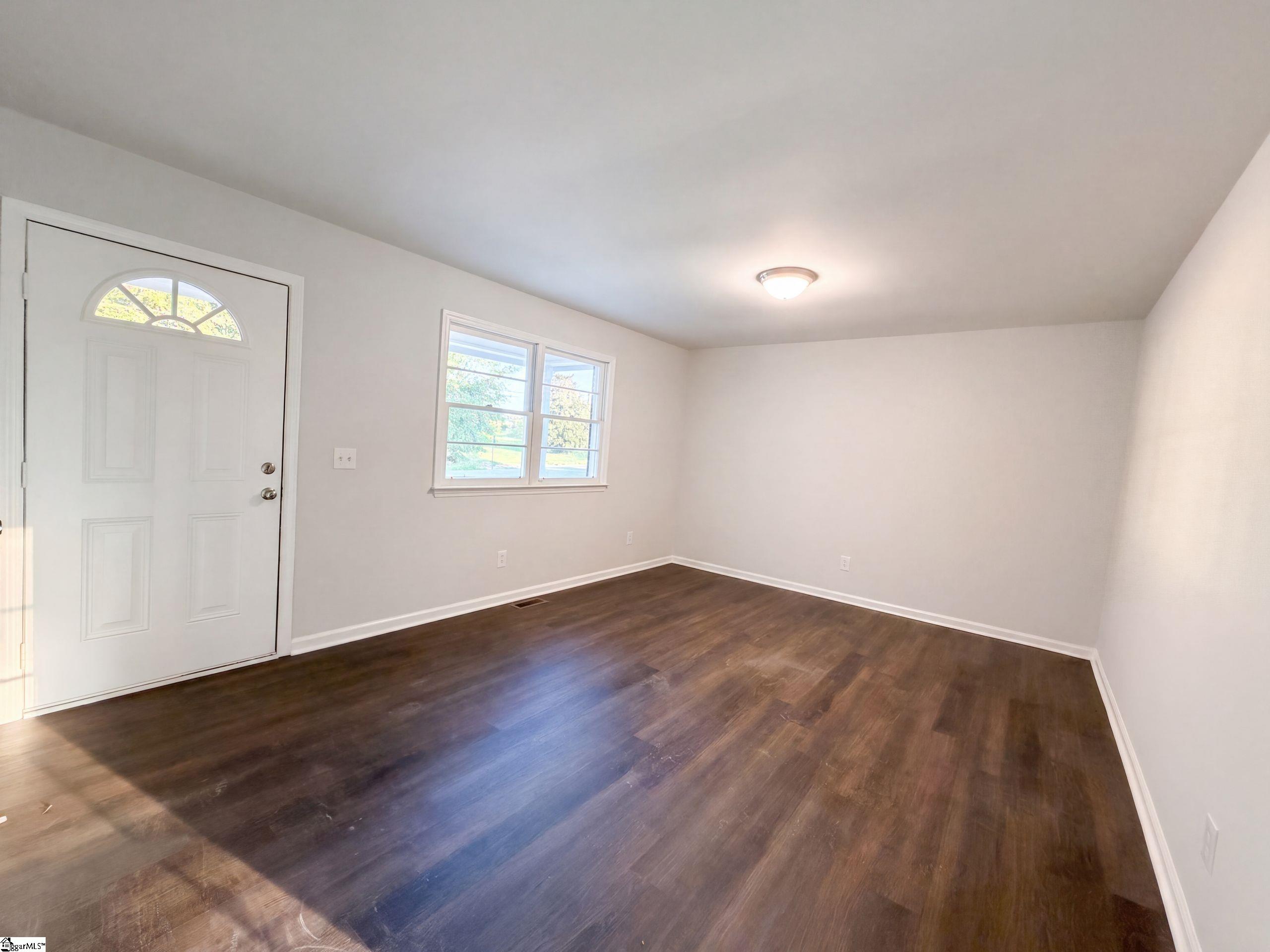 28 11th Street Property Photo 3