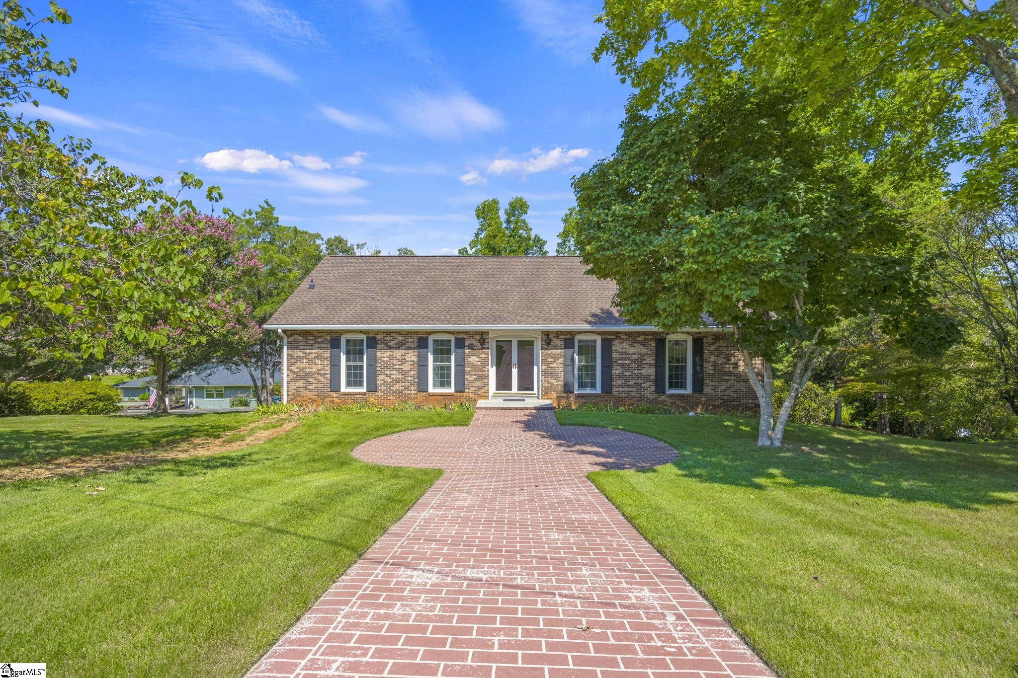 106 Whippoorwill Drive Property Photo 3