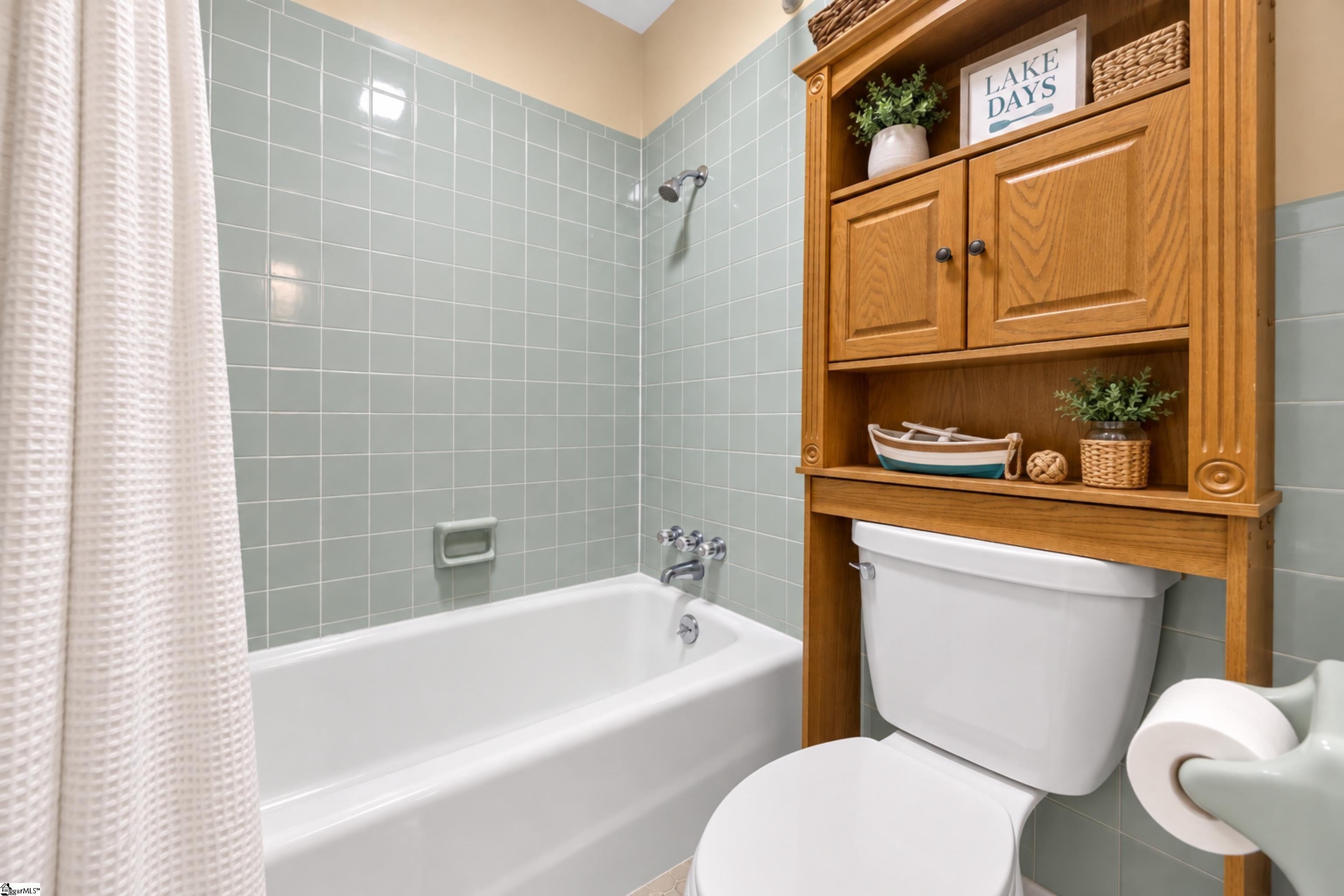 106 Whippoorwill Drive Property Photo 13