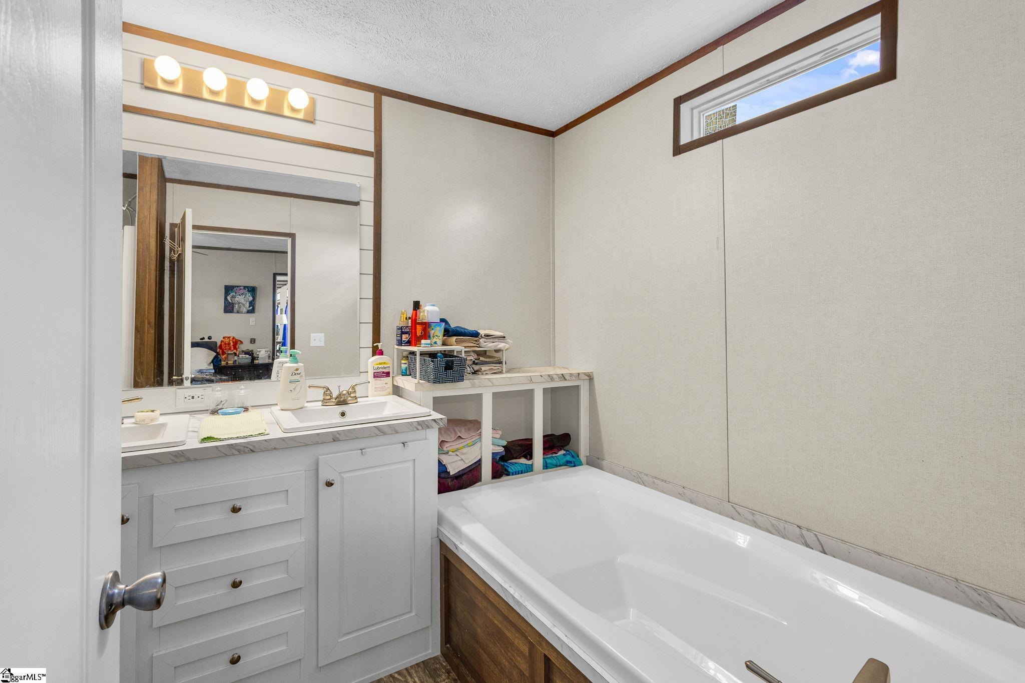 220 Wedge Way Property Photo 12