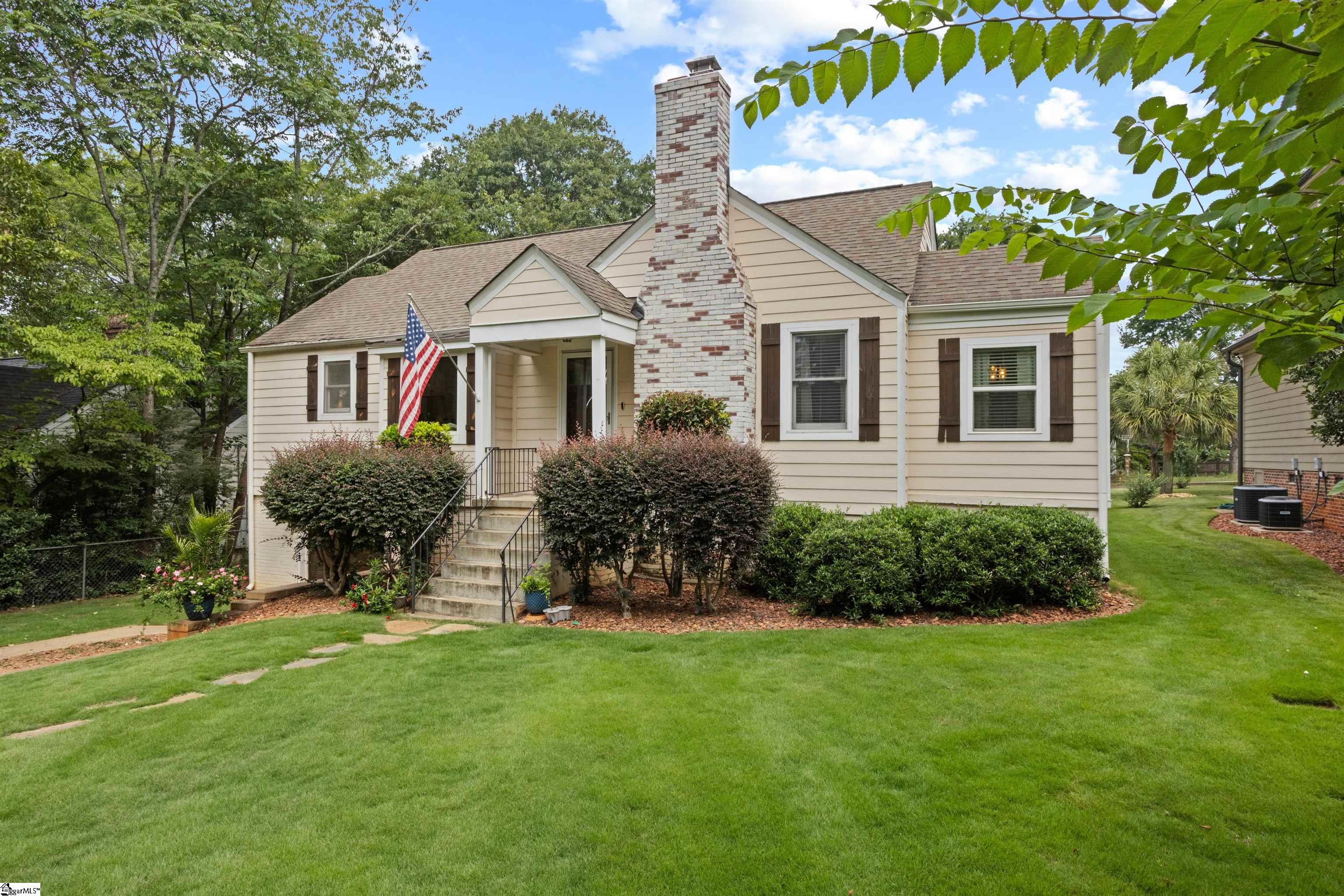 4 Waverly Court Property Photo 2