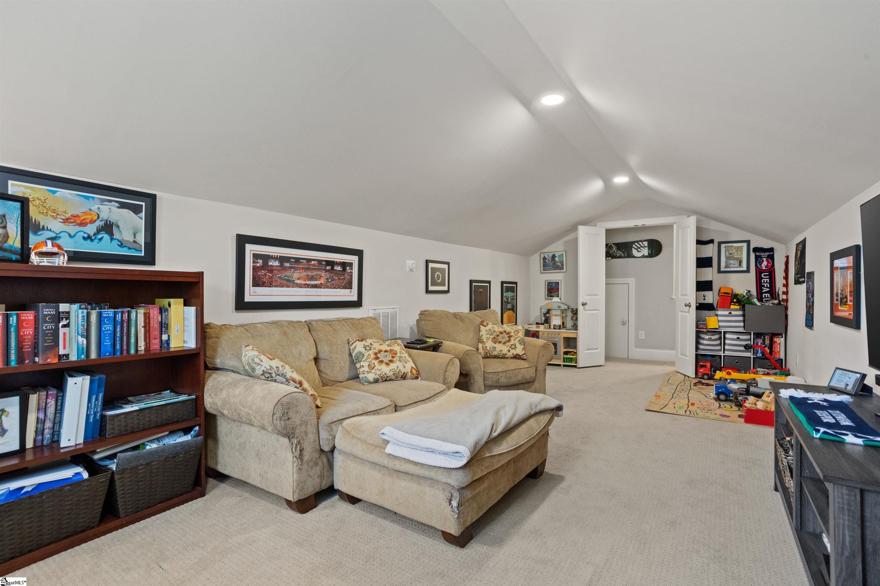 4 Waverly Court Property Photo 32