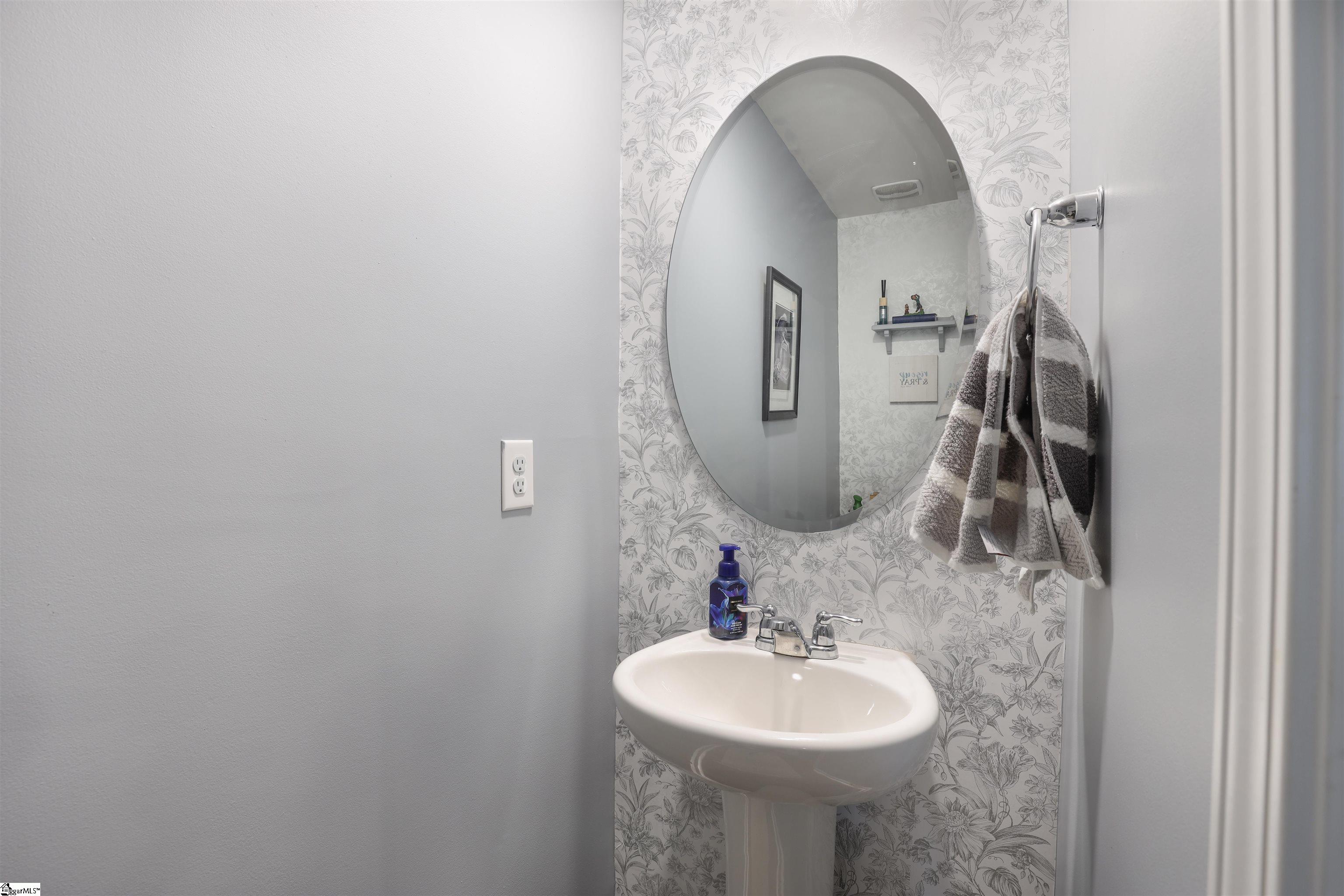 906 Ashwood Way Property Photo 14