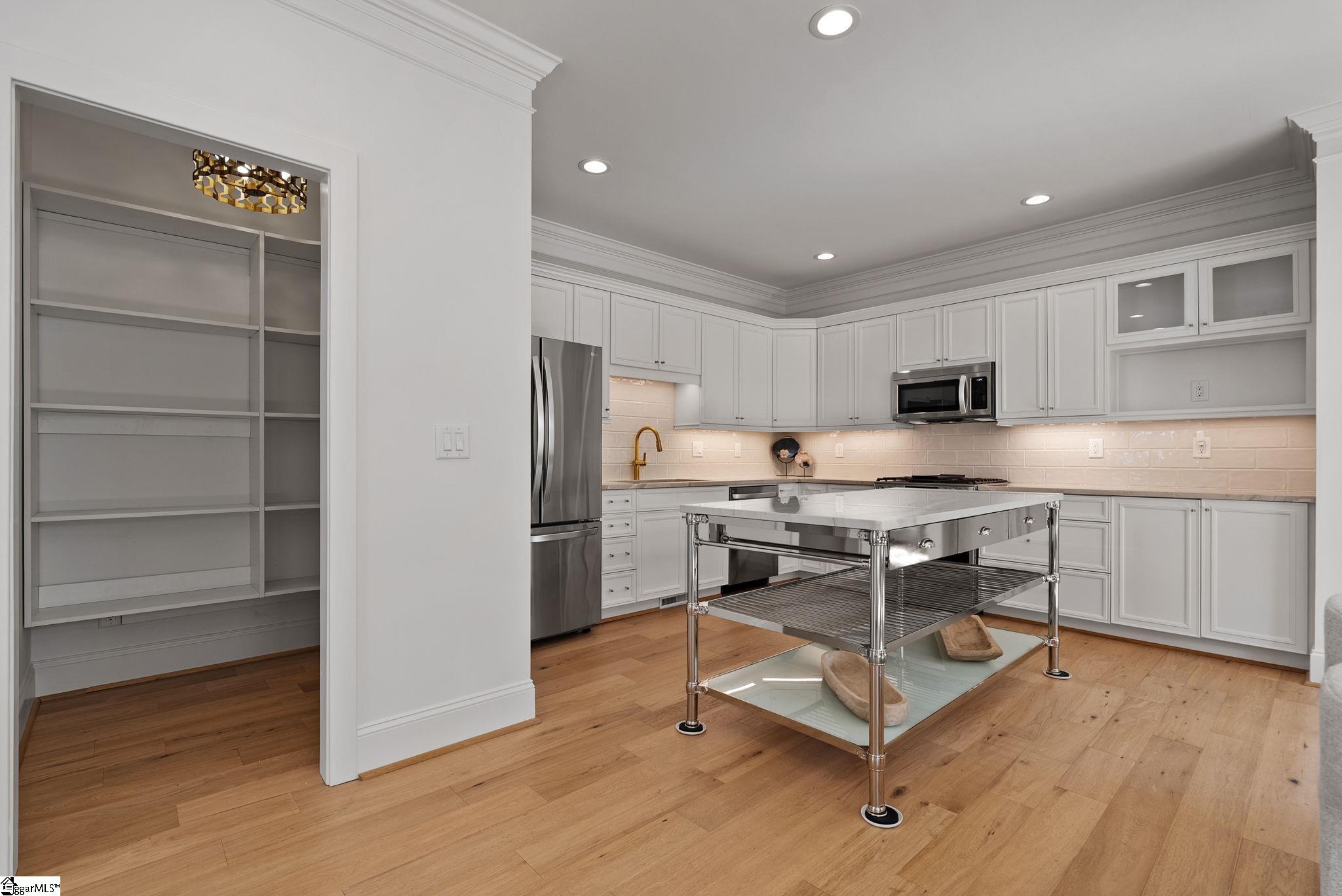 5 Savona Drive Property Photo 15