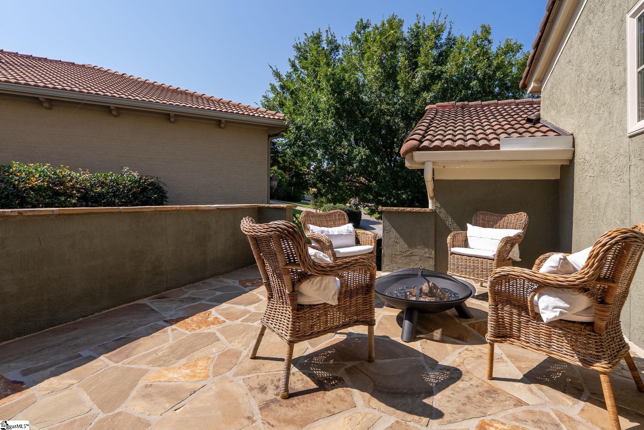 5 Savona Drive Property Photo 31